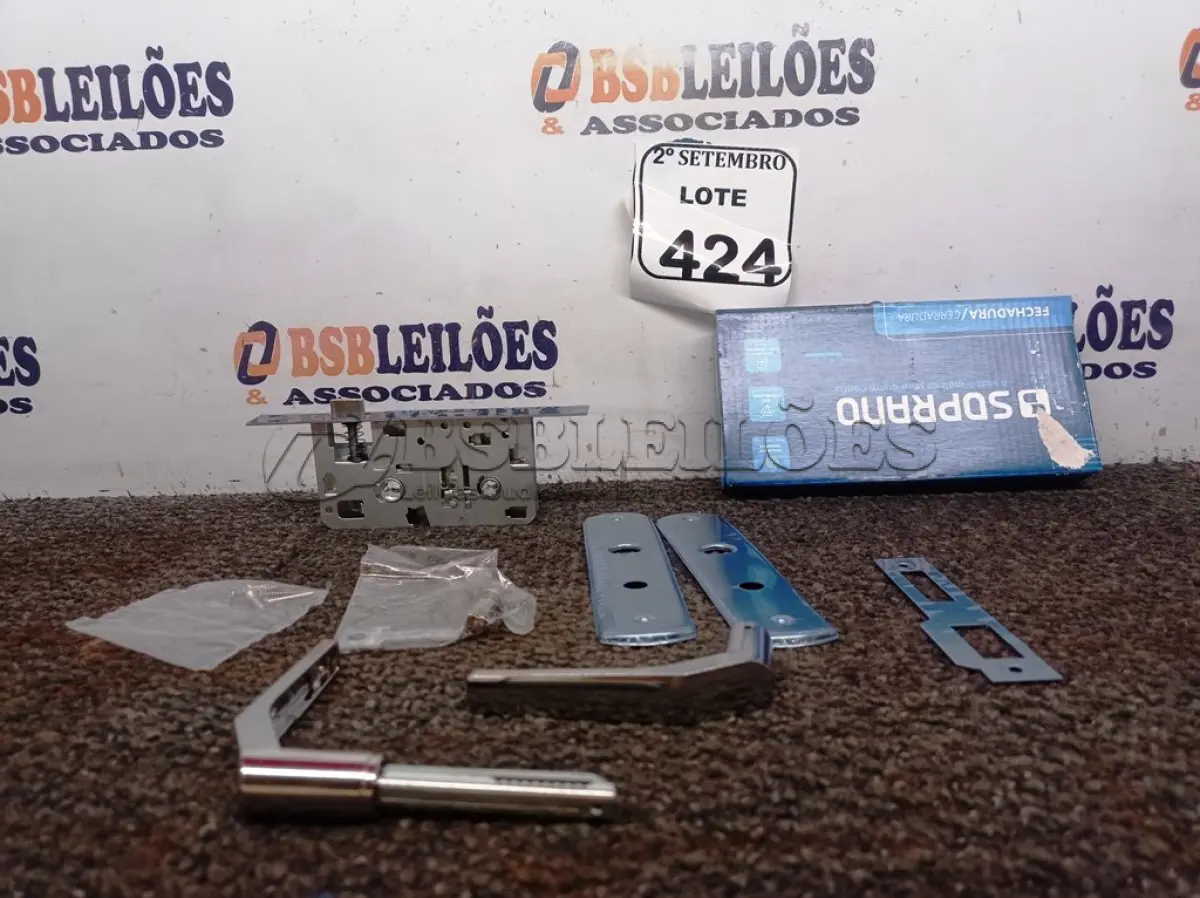 LOTE 424 - 02 FECHADURAS POPLINE ALAVANCA CR SOPRANO (NO ESTADO) ATENÇÃO! FAZER A VISITAÇÃO ANTES DE ARREMATAR, NÃO SABEMOS SE FUNCIONA. LEILÃO NÃO TEM GARANTIA E NEM DEVOLUÇÃO, SUJEITO A POSSÍVEIS AVARIAS VISÍVEIS/OCULTAS E/OU AUSÊNCIA DE COMPONENTES.