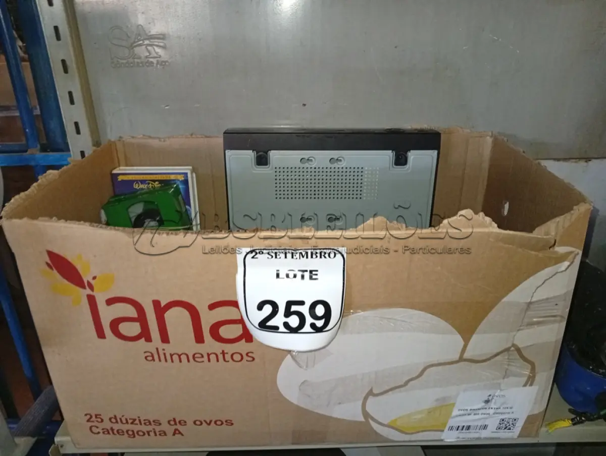 LOTE 259 - 02 SUCATAS DVRS E ELETRÔNICOS DIVERSOS. (NO ESTADO) ATENÇÃO! FAZER A VISITAÇÃO ANTES DE ARREMATAR, NÃO SABEMOS SE FUNCIONA. LEILÃO NÃO TEM GARANTIA E NEM DEVOLUÇÃO, SUJEITO A POSSÍVEIS AVARIAS VISÍVEIS/OCULTAS E/OU AUSÊNCIA DE COMPONENTES.
