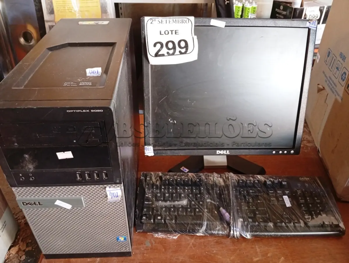 LOTE 299 - 01 CPU, 01 MONITOR E 01 TECLADO. (NO ESTADO) ATENÇÃO! FAZER A VISITAÇÃO ANTES DE ARREMATAR, NÃO SABEMOS SE FUNCIONA. LEILÃO NÃO TEM GARANTIA E NEM DEVOLUÇÃO, SUJEITO A POSSÍVEIS AVARIAS VISÍVEIS/OCULTAS E/OU AUSÊNCIA DE COMPONENTES.