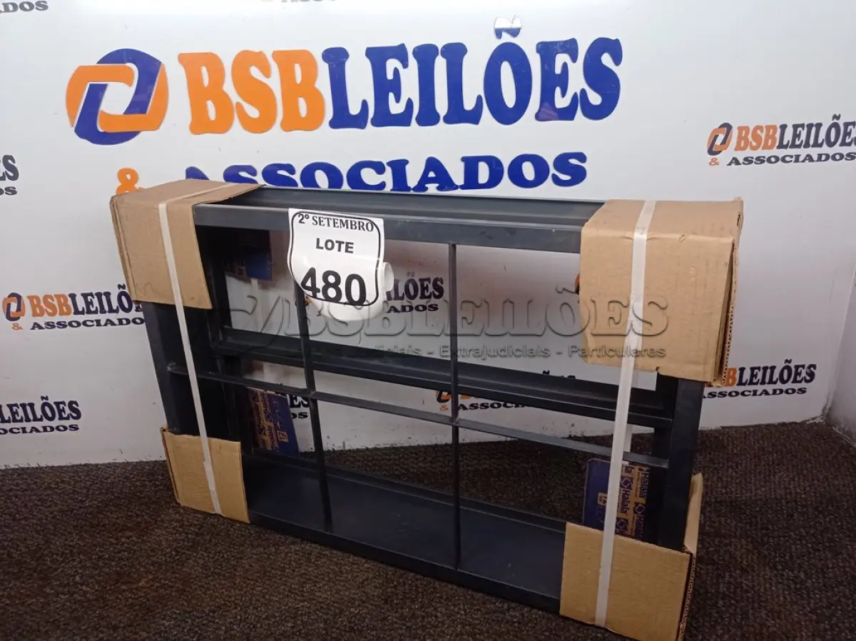 LOTE 480 - 01 JANELA BASCULANTE TRAD 060X040 QUAD REQ12 HAIALA NOVO. (NO ESTADO) ATENÇÃO! FAZER A VISITAÇÃO ANTES DE ARREMATAR, NÃO SABEMOS SE FUNCIONA. LEILÃO NÃO TEM GARANTIA E NEM DEVOLUÇÃO, SUJEITO A POSSÍVEIS AVARIAS VISÍVEIS/OCULTAS E/OU AUSÊNCIA DE COMPONENTES.