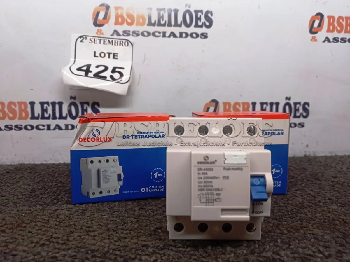 LOTE 425 - 03 CAIXAS DE INTERRUPTOR DECORLUX RESIDUAL DR TETRAPOLAR, CONTÉM 01 UNIDADE EM CADA CAIXA. (NO ESTADO) ATENÇÃO! FAZER A VISITAÇÃO ANTES DE ARREMATAR, NÃO SABEMOS SE FUNCIONA. LEILÃO NÃO TEM GARANTIA E NEM DEVOLUÇÃO, SUJEITO A POSSÍVEIS AVARIAS VISÍVEIS/OCULTAS E/OU AUSÊNCIA DE COMPONENTES.