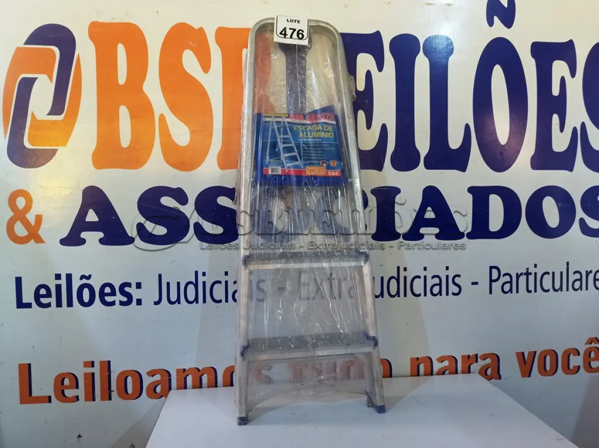 LOTE 476 - 01 ESCADA ALUMÍNIO 03 DEGRAUS PRIMA SBA.(NO ESTADO) ATENÇÃO! FAZER A VISITAÇÃO ANTES DE ARREMATAR, NÃO SABEMOS SE FUNCIONA. LEILÃO NÃO TEM GARANTIA E NEM DEVOLUÇÃO, SUJEITO A POSSÍVEIS AVARIAS VISÍVEIS/OCULTAS E/OU AUSÊNCIA DE COMPONENTES.