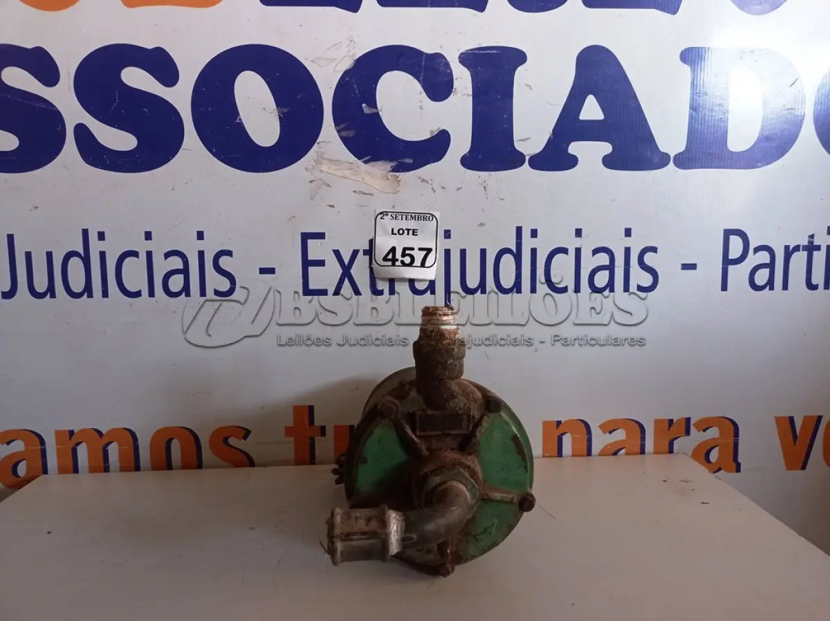 LOTE 457 - 01 BOMBA D´ÁGUA MARCA WEG. (NO ESTADO) ATENÇÃO! FAZER A VISITAÇÃO ANTES DE ARREMATAR, NÃO SABEMOS SE FUNCIONA. LEILÃO NÃO TEM GARANTIA E NEM DEVOLUÇÃO, SUJEITO A POSSÍVEIS AVARIAS VISÍVEIS/OCULTAS E/OU AUSÊNCIA DE COMPONENTES.