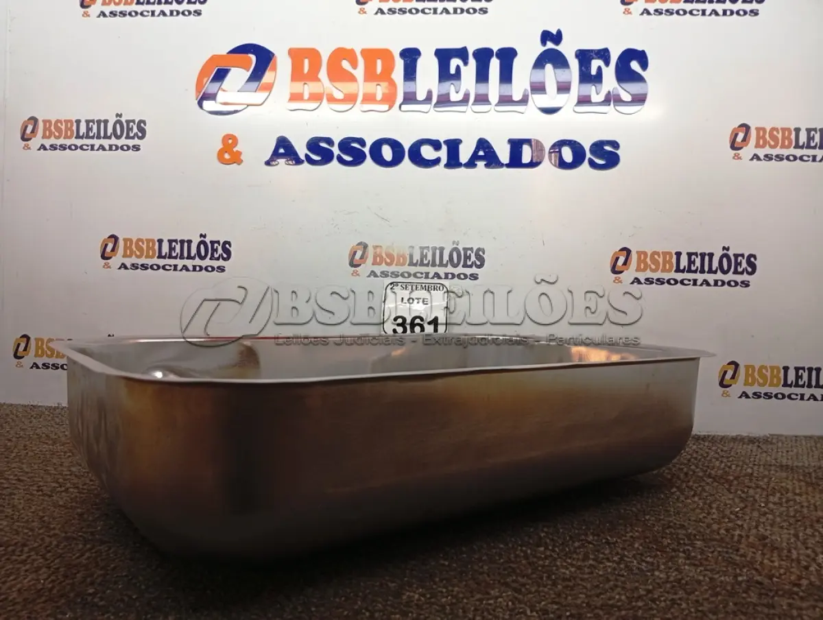 LOTE 361 - 01 CUBA INOX N2 ACO 430 3.1/2 56X34X14 FABRINOX (NO ESTADO) ATENÇÃO! FAZER A VISITAÇÃO ANTES DE ARREMATAR, NÃO SABEMOS SE FUNCIONA. LEILÃO NÃO TEM GARANTIA E NEM DEVOLUÇÃO, SUJEITO A POSSÍVEIS AVARIAS VISÍVEIS/OCULTAS E/OU AUSÊNCIA DE COMPONENTES.