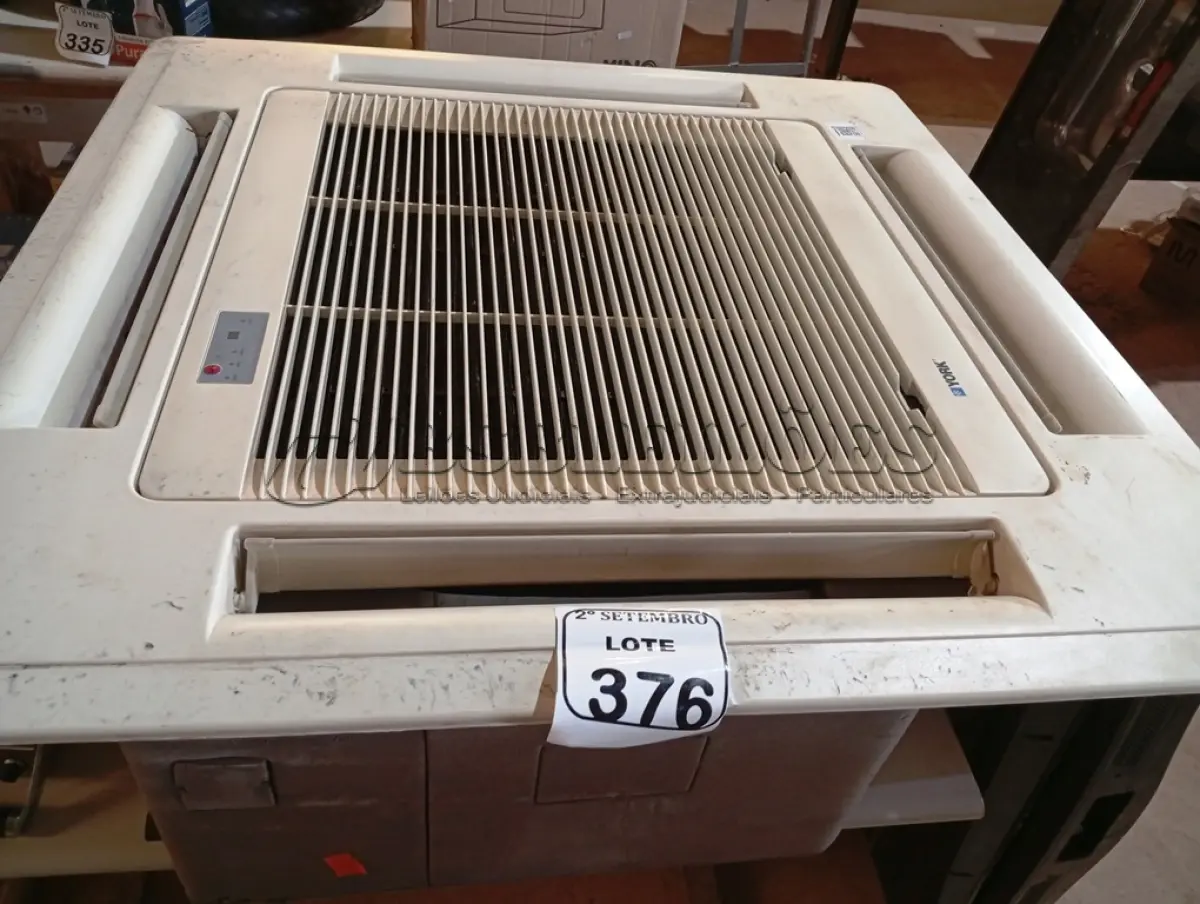 LOTE 376 - 01 VAPORIZADORA DE TETO K7 MARCA YORK. (NO ESTADO) ATENÇÃO! FAZER A VISITAÇÃO ANTES DE ARREMATAR, NÃO SABEMOS SE FUNCIONA. LEILÃO NÃO TEM GARANTIA E NEM DEVOLUÇÃO, SUJEITO A POSSÍVEIS AVARIAS VISÍVEIS/OCULTAS E/OU AUSÊNCIA DE COMPONENTES.