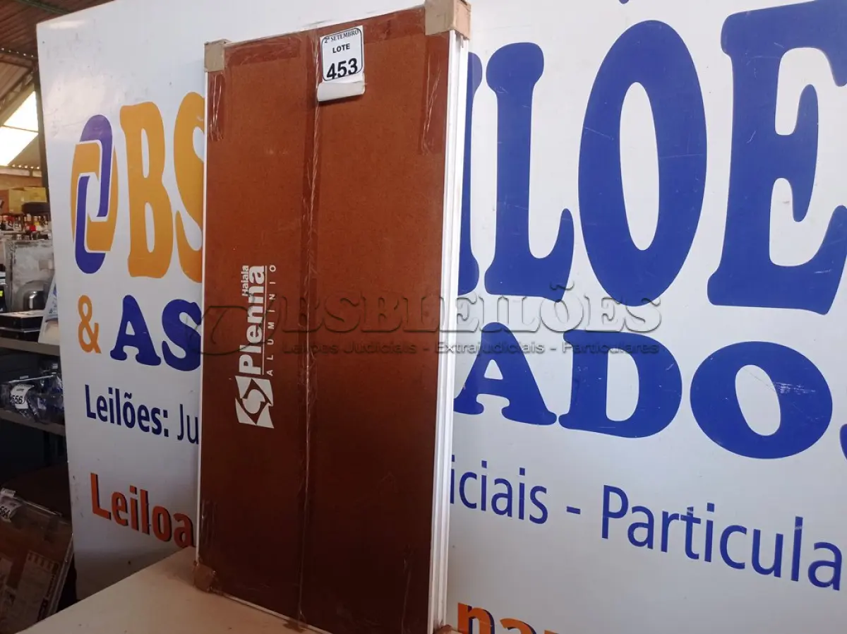 LOTE 453 - 01 JANELA MAXIM-AR PLENNA VERT 060X118 C/G BRANCO HAIALA NOVO. (NO ESTADO) ATENÇÃO! FAZER A VISITAÇÃO ANTES DE ARREMATAR, NÃO SABEMOS SE FUNCIONA. LEILÃO NÃO TEM GARANTIA E NEM DEVOLUÇÃO, SUJEITO A POSSÍVEIS AVARIAS VISÍVEIS/OCULTAS E/OU AUSÊNCIA DE COMPONENTES.