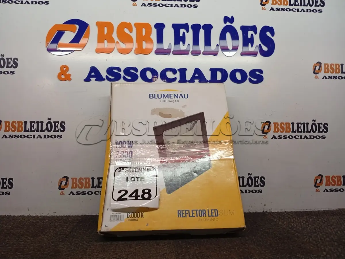 LOTE 248 - 01 REFLETOR SLIM LED PT 100W 6K 30000H – BLUMENAU NOVO. (NO ESTADO) ATENÇÃO! FAZER A VISITAÇÃO ANTES DE ARREMATAR, NÃO SABEMOS SE FUNCIONA. LEILÃO NÃO TEM GARANTIA E NEM DEVOLUÇÃO, SUJEITO A POSSÍVEIS AVARIAS VISÍVEIS/OCULTAS E/OU AUSÊNCIA DE COMPONENTES.
