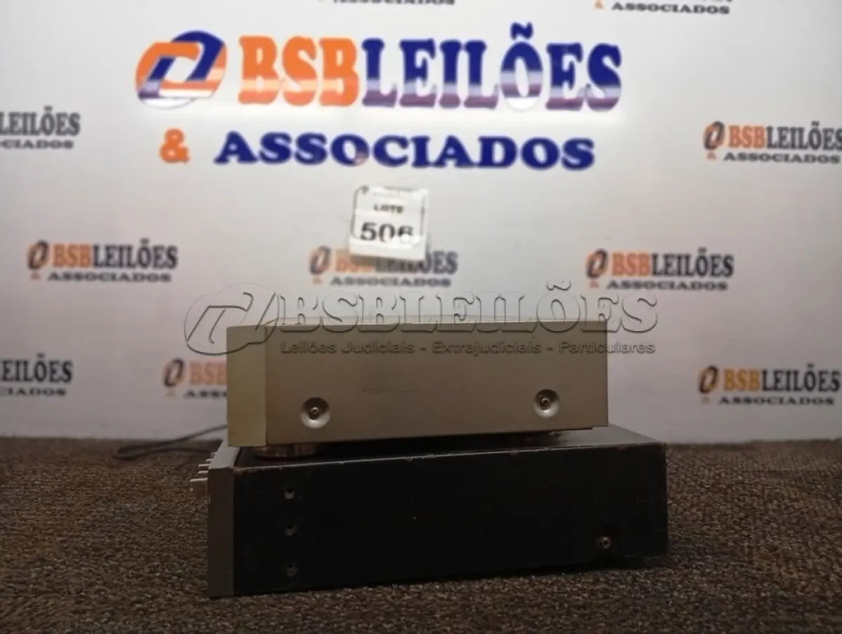 LOTE 506 - 01 MUILTIPLIFICADOR NASHVILLE NC-5 E UM DVD. (NO ESTADO) ATENÇÃO! FAZER A VISITAÇÃO ANTES DE ARREMATAR, NÃO SABEMOS SE FUNCIONA. LEILÃO NÃO TEM GARANTIA E NEM DEVOLUÇÃO, SUJEITO A POSSÍVEIS AVARIAS VISÍVEIS/OCULTAS E/OU AUSÊNCIA DE COMPONENTES.