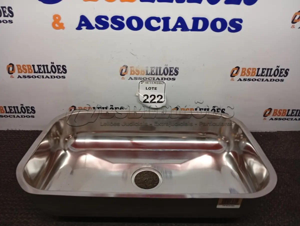 LOTE 222 - 01 CUBA INOX N2 ACO 430 3.1/2 56X34X14 FABRINO. (NO ESTADO) ATENÇÃO! FAZER A VISITAÇÃO ANTES DE ARREMATAR, NÃO SABEMOS SE FUNCIONA. LEILÃO NÃO TEM GARANTIA E NEM DEVOLUÇÃO, SUJEITO A POSSÍVEIS AVARIAS VISÍVEIS/OCULTAS E/OU AUSÊNCIA DE COMPONENTES.