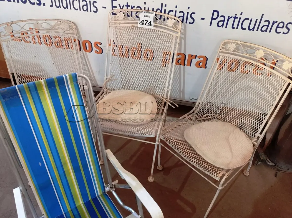 LOTE 474 - 03 CADEIRAS DE FERRO E 01 DOBRÁVEL. (NO ESTADO) ATENÇÃO! FAZER A VISITAÇÃO ANTES DE ARREMATAR, NÃO SABEMOS SE FUNCIONA. LEILÃO NÃO TEM GARANTIA E NEM DEVOLUÇÃO, SUJEITO A POSSÍVEIS AVARIAS VISÍVEIS/OCULTAS E/OU AUSÊNCIA DE COMPONENTES.