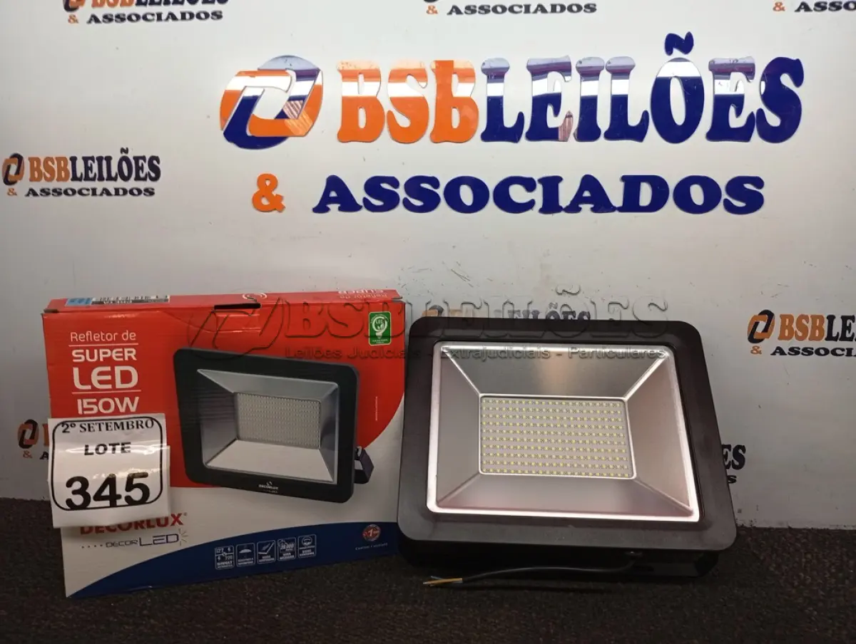 LOTE 345 - 01 REFLETOR DECORLED SUPERLED 220V 150W LUZ BRANCA DECORLUX NOVO (NO ESTADO) ATENÇÃO! FAZER A VISITAÇÃO ANTES DE ARREMATAR, NÃO SABEMOS SE FUNCIONA. LEILÃO NÃO TEM GARANTIA E NEM DEVOLUÇÃO, SUJEITO A POSSÍVEIS AVARIAS VISÍVEIS/OCULTAS E/OU AUSÊNCIA DE COMPONENTES.