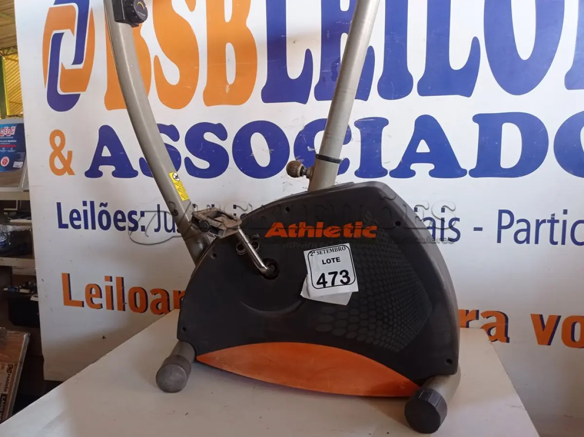 LOTE 473 - 01 BICICLETA PARA GINÁSTICA. (NO ESTADO) ATENÇÃO! FAZER A VISITAÇÃO ANTES DE ARREMATAR, NÃO SABEMOS SE FUNCIONA. LEILÃO NÃO TEM GARANTIA E NEM DEVOLUÇÃO, SUJEITO A POSSÍVEIS AVARIAS VISÍVEIS/OCULTAS E/OU AUSÊNCIA DE COMPONENTES.