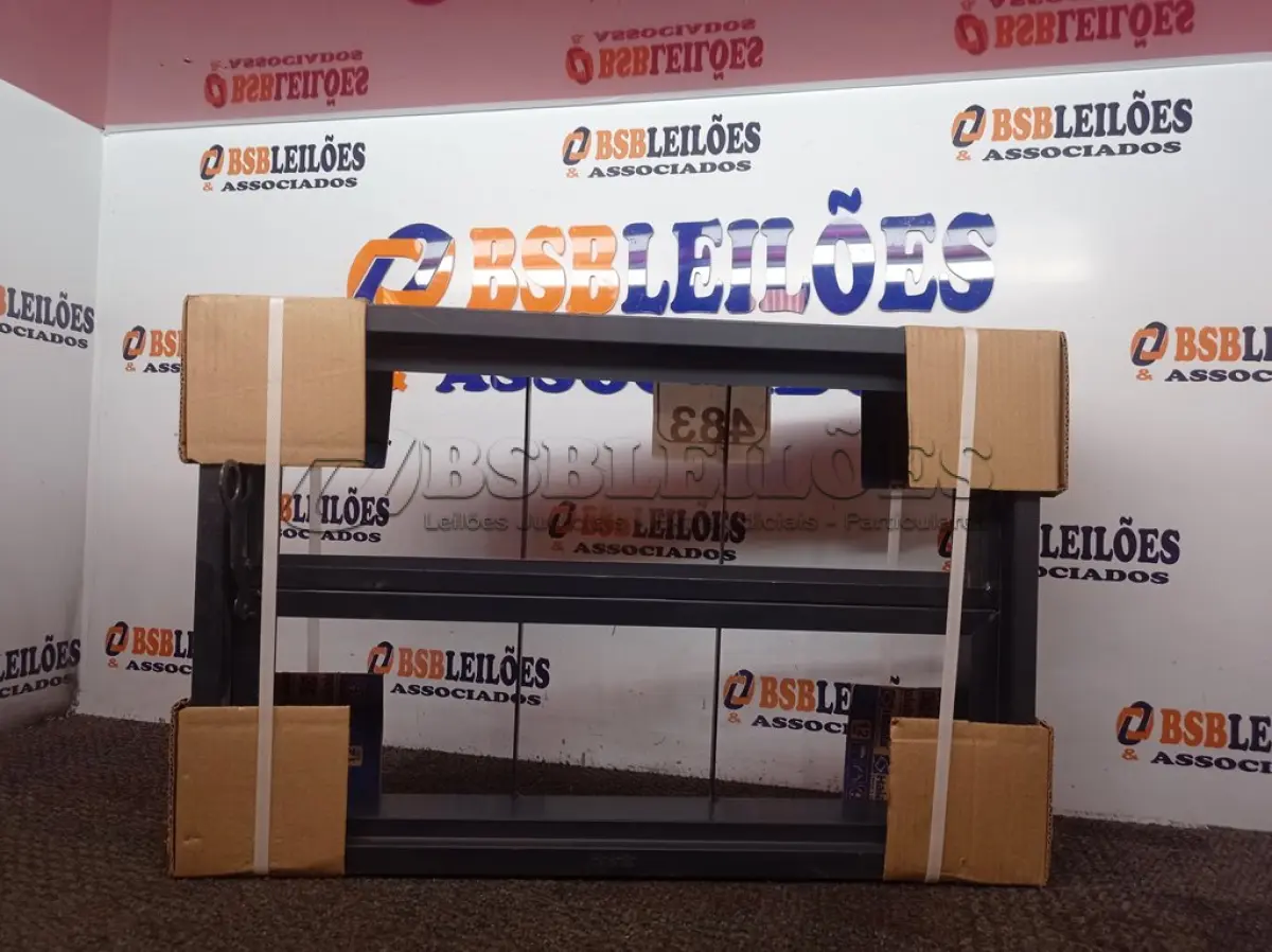 LOTE 483 - 01 JANELA BASCULANTE TRAD 060X040 QUAD REQ12 -HAIALA NOVO. (NO ESTADO) ATENÇÃO! FAZER A VISITAÇÃO ANTES DE ARREMATAR, NÃO SABEMOS SE FUNCIONA. LEILÃO NÃO TEM GARANTIA E NEM DEVOLUÇÃO, SUJEITO A POSSÍVEIS AVARIAS VISÍVEIS/OCULTAS E/OU AUSÊNCIA DE COMPONENTES.
