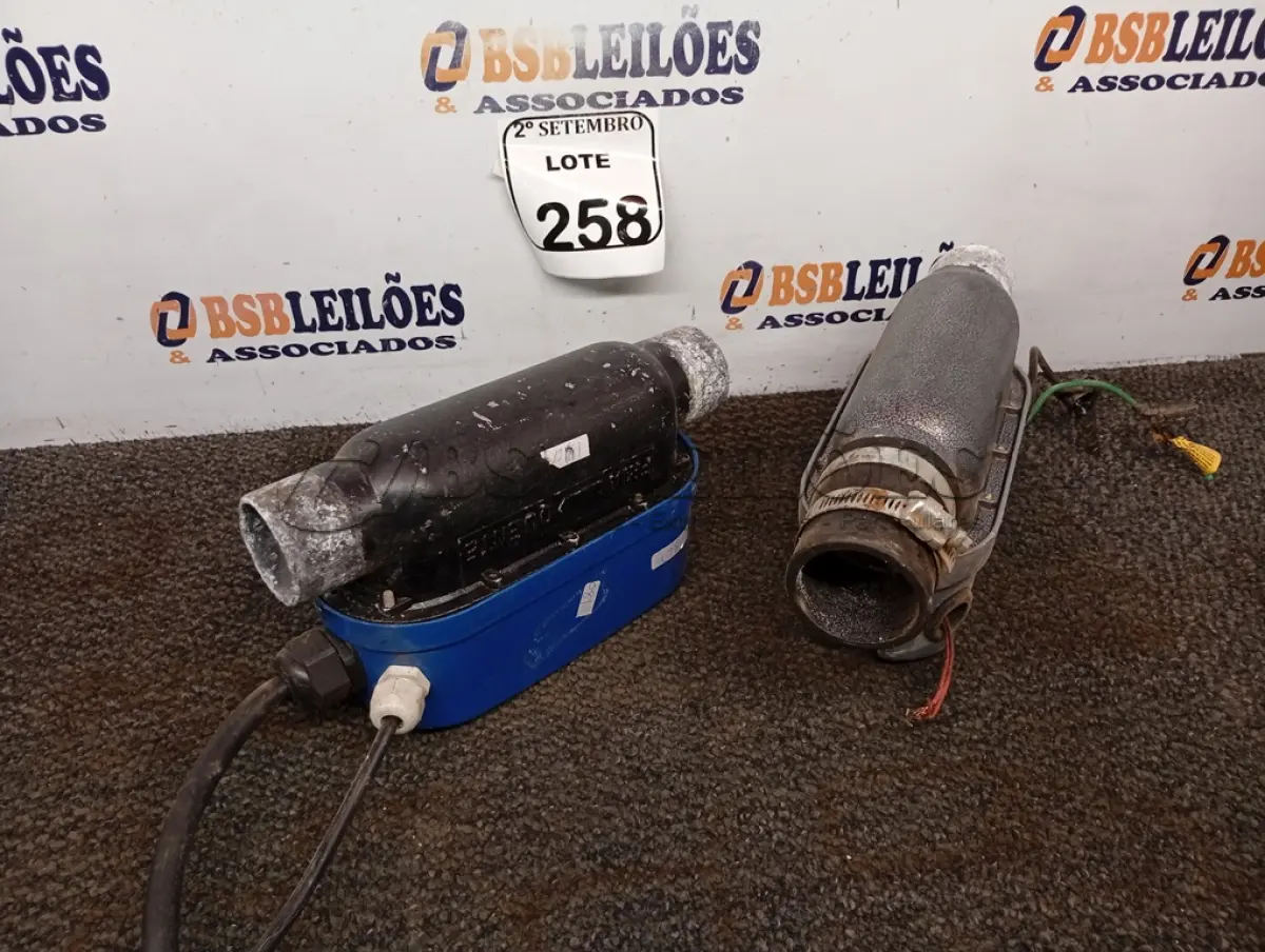 LOTE 258 -  02 AQUECEDORES PARA BANHEIRA. (NO ESTADO) ATENÇÃO! FAZER A VISITAÇÃO ANTES DE ARREMATAR, NÃO SABEMOS SE FUNCIONA. LEILÃO NÃO TEM GARANTIA E NEM DEVOLUÇÃO, SUJEITO A POSSÍVEIS AVARIAS VISÍVEIS/OCULTAS E/OU AUSÊNCIA DE COMPONENTES.