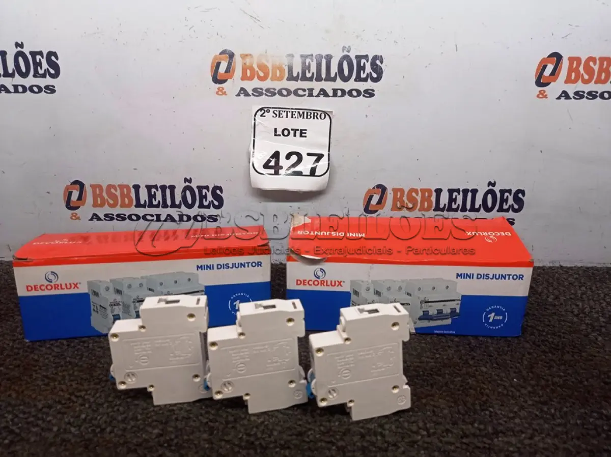 LOTE 427 - 02 CAIXAS DE MINI DISJUNTORES DECORLUX MODELO DZ47-63, CONTÉM 12 UNIDADES EM CADA CAIXA. (NO ESTADO) ATENÇÃO! FAZER A VISITAÇÃO ANTES DE ARREMATAR, NÃO SABEMOS SE FUNCIONA. LEILÃO NÃO TEM GARANTIA E NEM DEVOLUÇÃO, SUJEITO A POSSÍVEIS AVARIAS VISÍVEIS/OCULTAS E/OU AUSÊNCIA DE COMPONENTES.