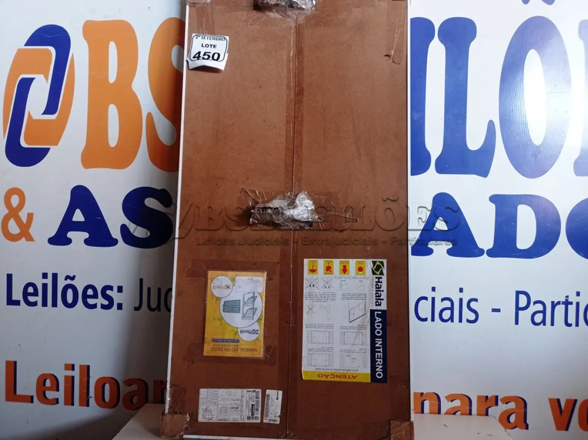 LOTE 450 - 01 JANELA MAXIM-AR PLENNA VERT 060X118 S/G BRANCO HAIALA NOVO. (NO ESTADO) ATENÇÃO! FAZER A VISITAÇÃO ANTES DE ARREMATAR, NÃO SABEMOS SE FUNCIONA. LEILÃO NÃO TEM GARANTIA E NEM DEVOLUÇÃO, SUJEITO A POSSÍVEIS AVARIAS VISÍVEIS/OCULTAS E/OU AUSÊNCIA DE COMPONENTES.