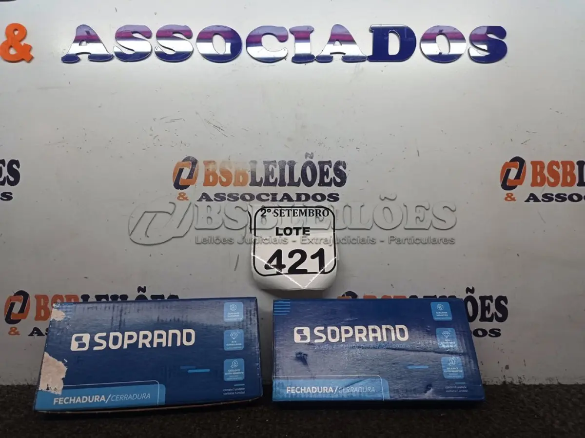 LOTE 421 - 02 FECHADURAS POPLINE ALAVANCA CR SOPRANO (NO ESTADO) ATENÇÃO! FAZER A VISITAÇÃO ANTES DE ARREMATAR, NÃO SABEMOS SE FUNCIONA. LEILÃO NÃO TEM GARANTIA E NEM DEVOLUÇÃO, SUJEITO A POSSÍVEIS AVARIAS VISÍVEIS/OCULTAS E/OU AUSÊNCIA DE COMPONENTES.