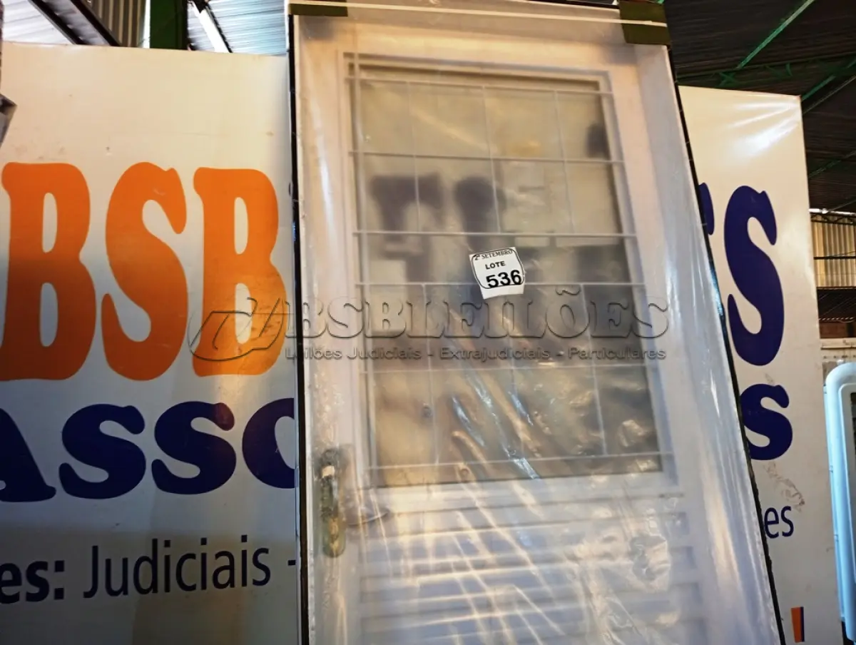 LOTE 536 - 01 PORTA VEN APD BRANCA 085X215 ESQ REQ12 - HAIALA NOVO. (NO ESTADO) ATENÇÃO! FAZER A VISITAÇÃO ANTES DE ARREMATAR, NÃO SABEMOS SE FUNCIONA. LEILÃO NÃO TEM GARANTIA E NEM DEVOLUÇÃO, SUJEITO A POSSÍVEIS AVARIAS VISÍVEIS/OCULTAS E/OU AUSÊNCIA DE COMPONENTES.