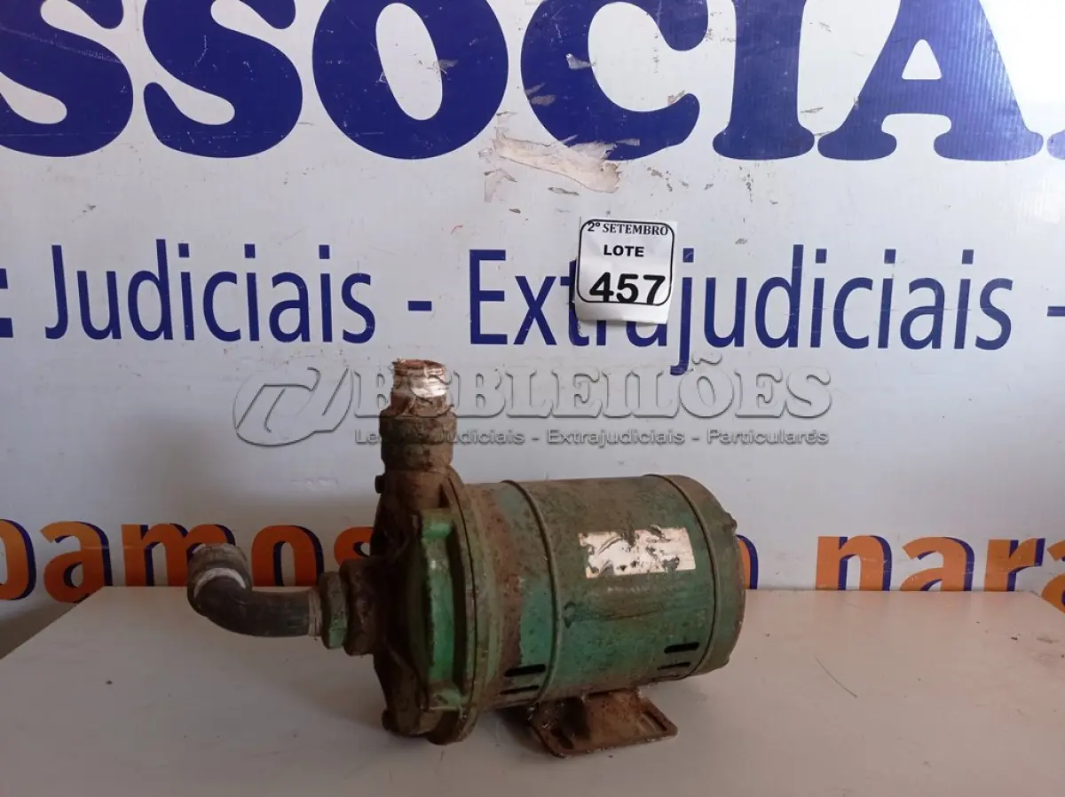 LOTE 457 - 01 BOMBA D´ÁGUA MARCA WEG. (NO ESTADO) ATENÇÃO! FAZER A VISITAÇÃO ANTES DE ARREMATAR, NÃO SABEMOS SE FUNCIONA. LEILÃO NÃO TEM GARANTIA E NEM DEVOLUÇÃO, SUJEITO A POSSÍVEIS AVARIAS VISÍVEIS/OCULTAS E/OU AUSÊNCIA DE COMPONENTES.