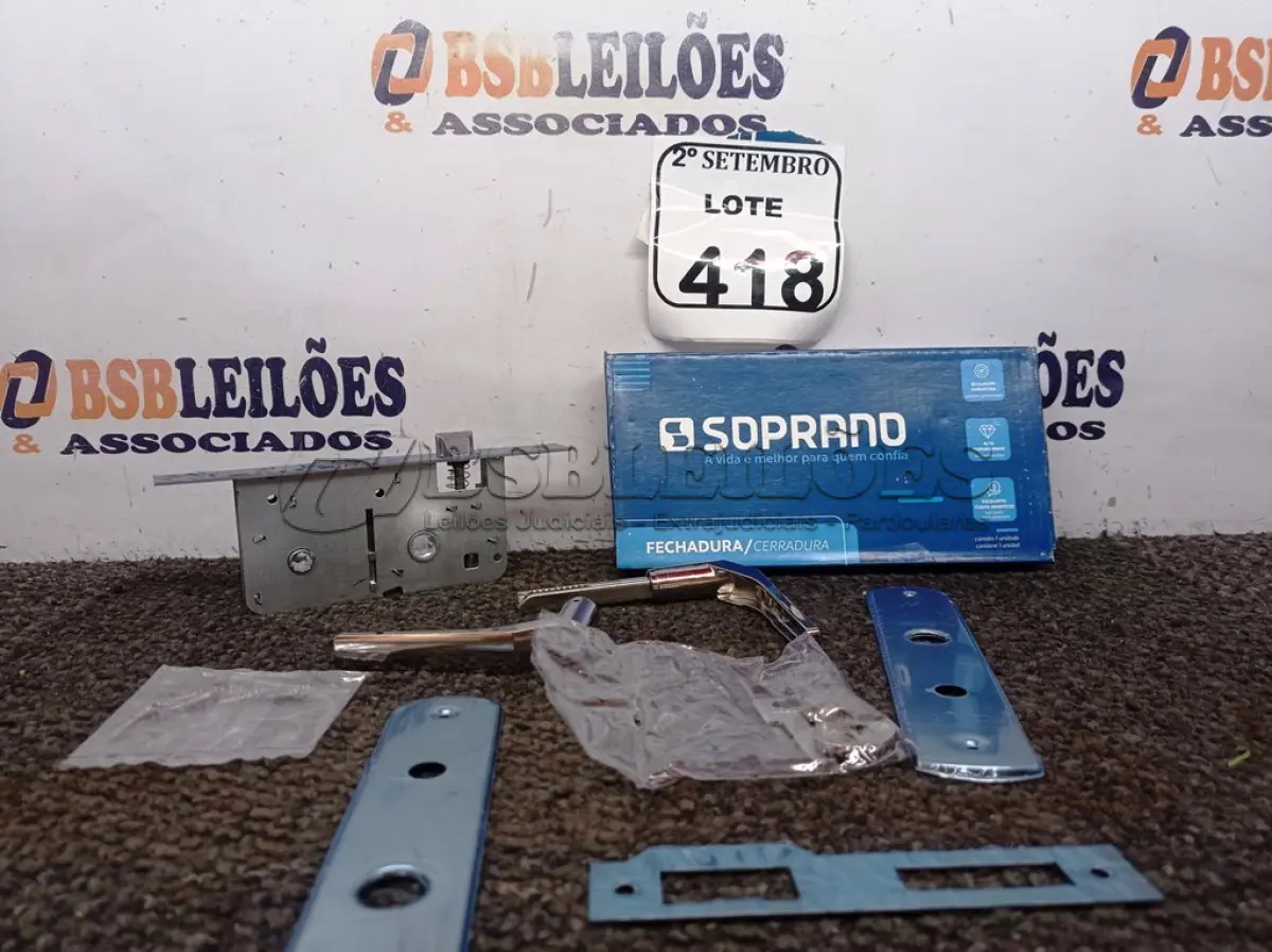 LOTE 418 - 02 FECHADURAS POPLINE ALAVANCA CR SOPRANO (NO ESTADO) ATENÇÃO! FAZER A VISITAÇÃO ANTES DE ARREMATAR, NÃO SABEMOS SE FUNCIONA. LEILÃO NÃO TEM GARANTIA E NEM DEVOLUÇÃO, SUJEITO A POSSÍVEIS AVARIAS VISÍVEIS/OCULTAS E/OU AUSÊNCIA DE COMPONENTES.