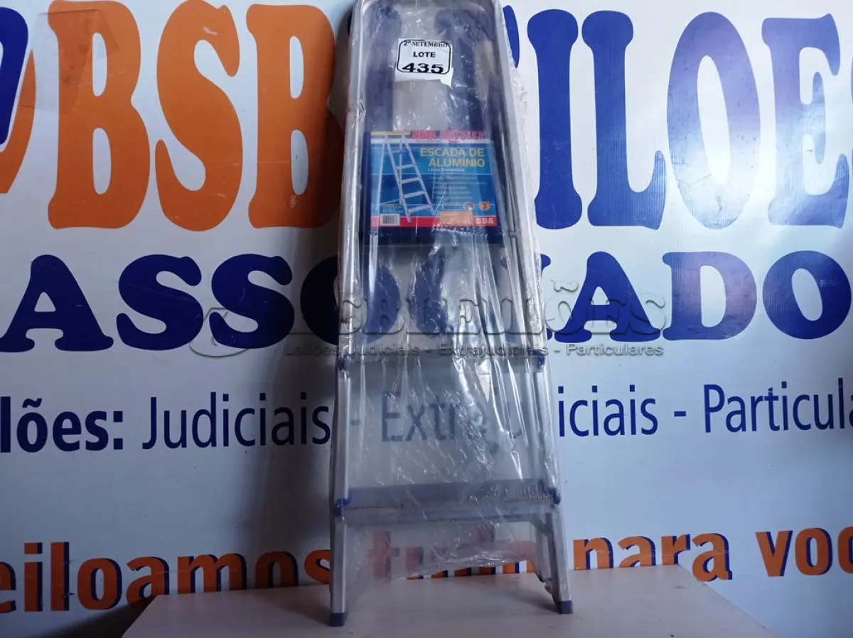LOTE 435 - 01 ESCADA ALUMINIO 03 DEGRAUS PRIMA SBA.(NO ESTADO) ATENÇÃO! FAZER A VISITAÇÃO ANTES DE ARREMATAR, NÃO SABEMOS SE FUNCIONA. LEILÃO NÃO TEM GARANTIA E NEM DEVOLUÇÃO, SUJEITO A POSSÍVEIS AVARIAS VISÍVEIS/OCULTAS E/OU AUSÊNCIA DE COMPONENTES.