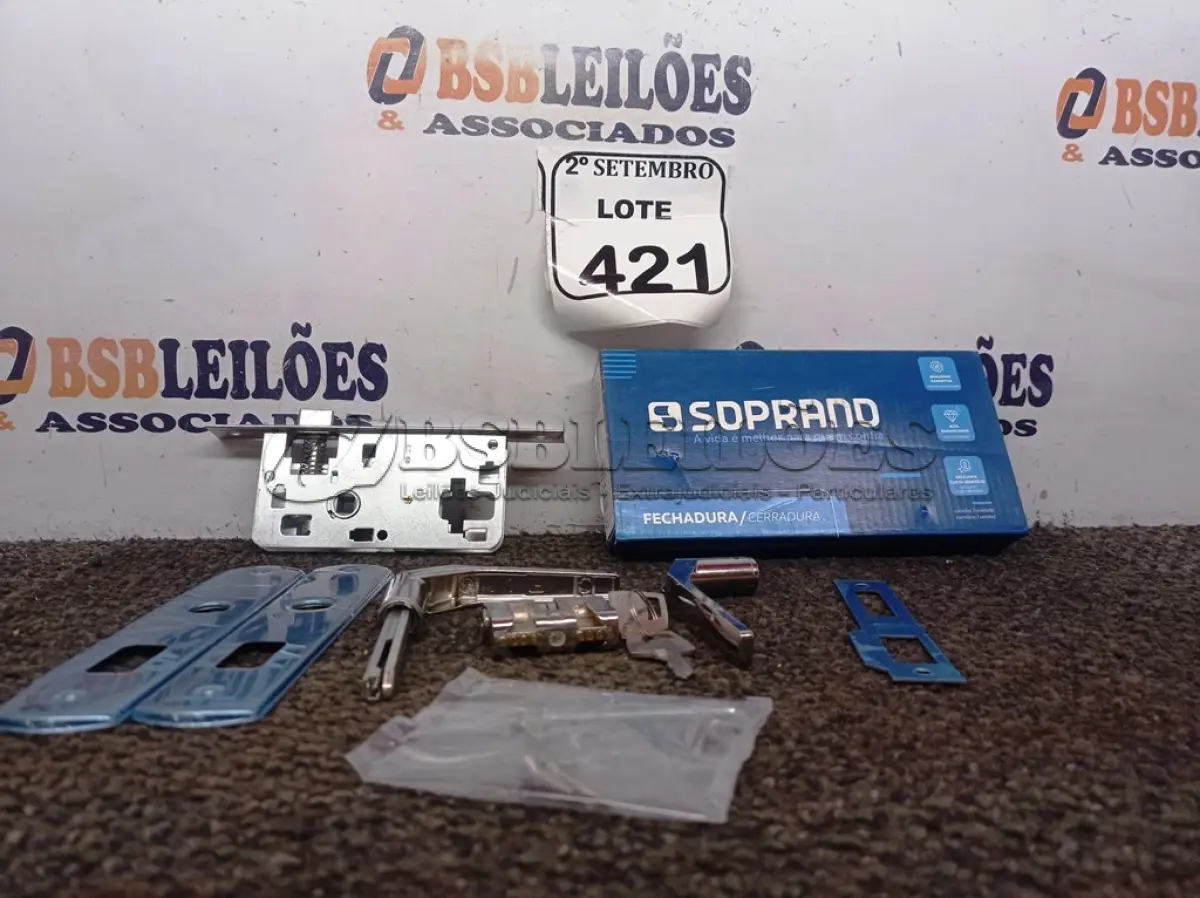 LOTE 421 - 02 FECHADURAS POPLINE ALAVANCA CR SOPRANO (NO ESTADO) ATENÇÃO! FAZER A VISITAÇÃO ANTES DE ARREMATAR, NÃO SABEMOS SE FUNCIONA. LEILÃO NÃO TEM GARANTIA E NEM DEVOLUÇÃO, SUJEITO A POSSÍVEIS AVARIAS VISÍVEIS/OCULTAS E/OU AUSÊNCIA DE COMPONENTES.
