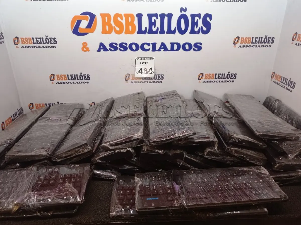 LOTE 484 - 01 LOTE COM DIVERSOS TECLADOS MARCAS E MODELOS DIVERSOS. (NO ESTADO) ATENÇÃO! FAZER A VISITAÇÃO ANTES DE ARREMATAR, NÃO SABEMOS SE FUNCIONA. LEILÃO NÃO TEM GARANTIA E NEM DEVOLUÇÃO, SUJEITO A POSSÍVEIS AVARIAS VISÍVEIS/OCULTAS E/OU AUSÊNCIA DE COMPONENTES.