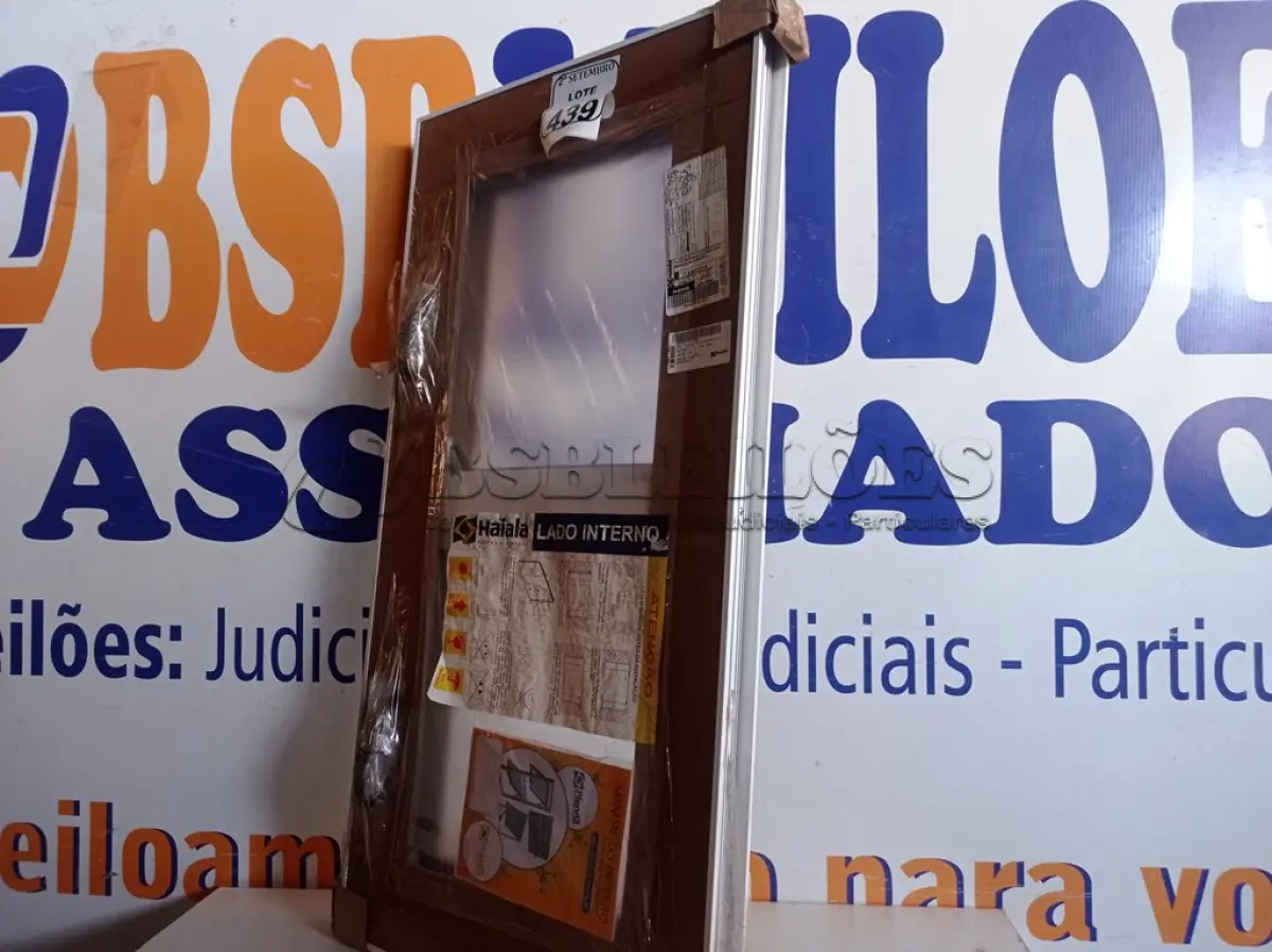 LOTE 439 - 01 JANELA MAXIM-AR PLENNA HORI 098X050 S/G BRANCO HAIALA NOVO. (NO ESTADO) ATENÇÃO! FAZER A VISITAÇÃO ANTES DE ARREMATAR, NÃO SABEMOS SE FUNCIONA. LEILÃO NÃO TEM GARANTIA E NEM DEVOLUÇÃO, SUJEITO A POSSÍVEIS AVARIAS VISÍVEIS/OCULTAS E/OU AUSÊNCIA DE COMPONENTES.
