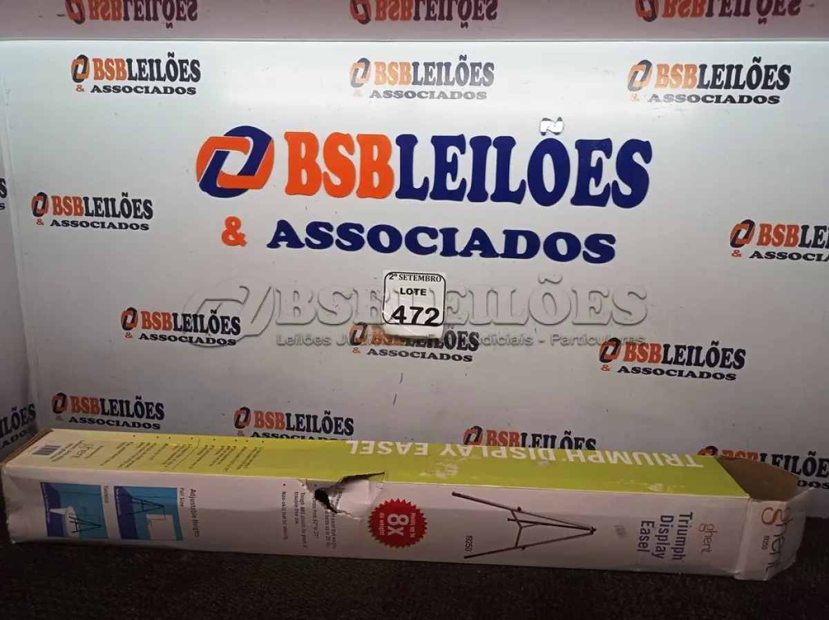 LOTE 472 - 01 TRIPÉ PARA SEGURAR MESA DE PROJEÇÃO. (NO ESTADO) ATENÇÃO! FAZER A VISITAÇÃO ANTES DE ARREMATAR, NÃO SABEMOS SE FUNCIONA. LEILÃO NÃO TEM GARANTIA E NEM DEVOLUÇÃO, SUJEITO A POSSÍVEIS AVARIAS VISÍVEIS/OCULTAS E/OU AUSÊNCIA DE COMPONENTES.