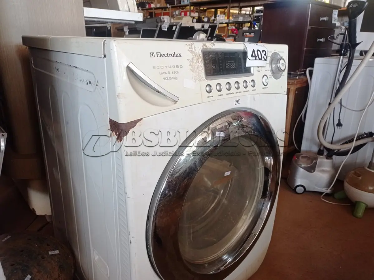 LOTE 403 - 01 MÁQUINA DE LAVAR ELECTROLUX PARA A RETIRADA DE PEÇAS. (NO ESTADO) ATENÇÃO! FAZER A VISITAÇÃO ANTES DE ARREMATAR, NÃO SABEMOS SE FUNCIONA. LEILÃO NÃO TEM GARANTIA E NEM DEVOLUÇÃO, SUJEITO A POSSÍVEIS AVARIAS VISÍVEIS/OCULTAS E/OU AUSÊNCIA DE COMPONENTES.