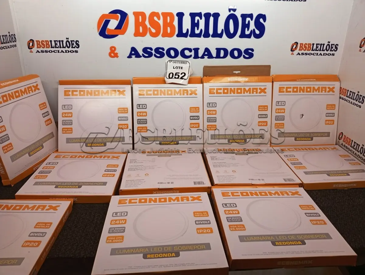 LOTE 052 - 12 LUMINÁRIAS ECONOMAX DE SOBREPOR LED. (NO ESTADO) ATENÇÃO! FAZER A VISITAÇÃO ANTES DE ARREMATAR, NÃO SABEMOS SE FUNCIONA. LEILÃO NÃO TEM GARANTIA E NEM DEVOLUÇÃO, SUJEITO A POSSÍVEIS AVARIAS VISÍVEIS/OCULTAS E/OU AUSÊNCIA DE COMPONENTES.