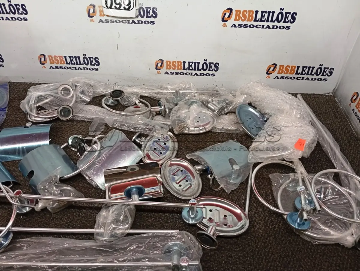LOTE 099 - 01 LOTE COM DIVERSOS KITS P/ BANHEIRO. (NO ESTADO) ATENÇÃO! FAZER A VISITAÇÃO ANTES DE ARREMATAR, NÃO SABEMOS SE FUNCIONA. LEILÃO NÃO TEM GARANTIA E NEM DEVOLUÇÃO, SUJEITO A POSSÍVEIS AVARIAS VISÍVEIS/OCULTAS E/OU AUSÊNCIA DE COMPONENTES.