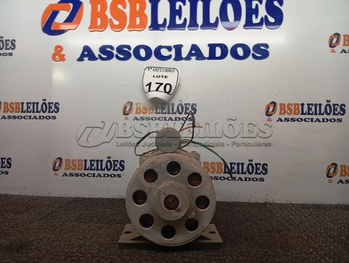 LOTE 170 - 01 BOMBA D´ÁGUA ELÉTRICA. (NO ESTADO) ATENÇÃO! FAZER A VISITAÇÃO ANTES DE ARREMATAR, NÃO SABEMOS SE FUNCIONA. LEILÃO NÃO TEM GARANTIA E NEM DEVOLUÇÃO, SUJEITO A POSSÍVEIS AVARIAS VISÍVEIS/OCULTAS E/OU AUSÊNCIA DE COMPONENTES.