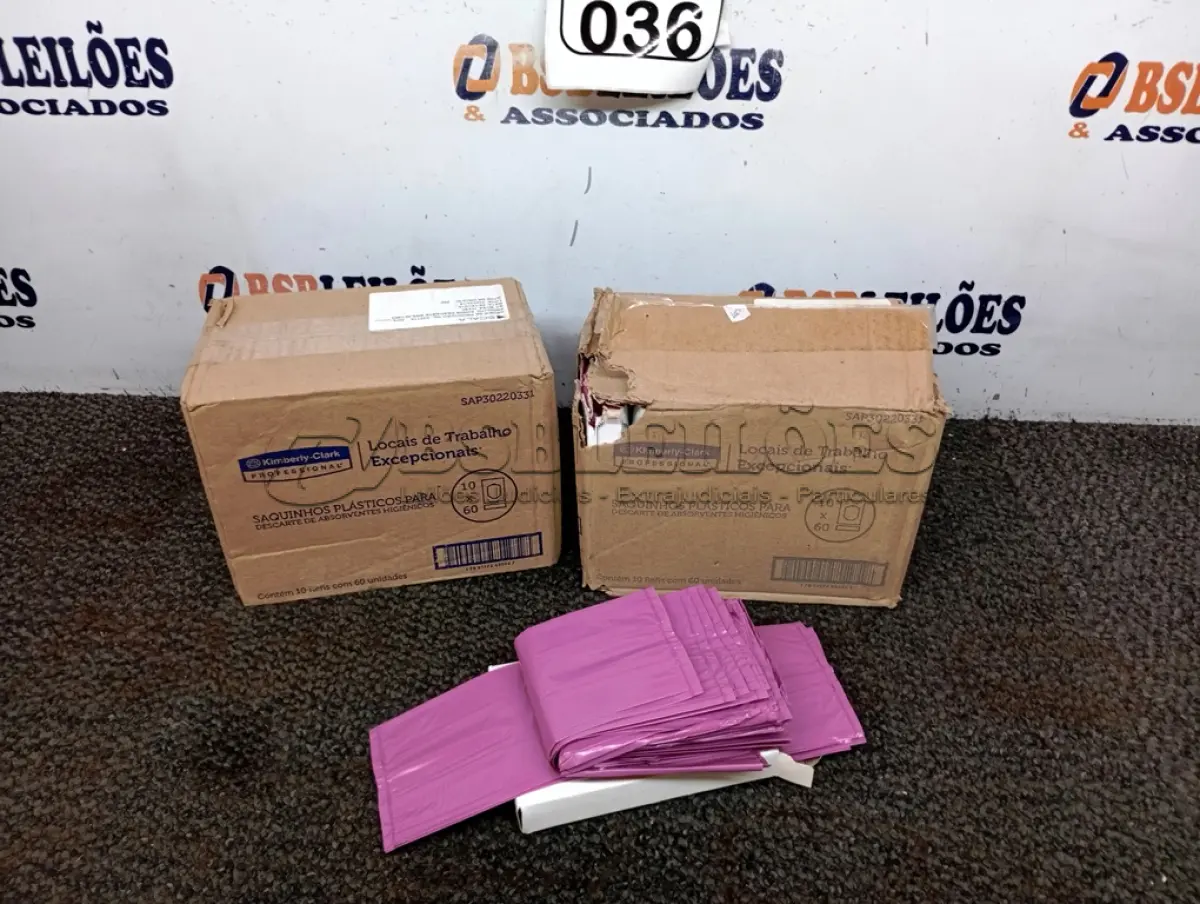 LOTE 036 - 02 CAIXAS COM SAQUINHOS PLÁSTICOS PARA DESCARTES DE ABSORVENTES, CONTEM 10 PERFIS COM 60 UNIDADES CADA. (NO ESTADO) ATENÇÃO! FAZER A VISITAÇÃO ANTES DE ARREMATAR, NÃO SABEMOS SE FUNCIONA. LEILÃO NÃO TEM GARANTIA E NEM DEVOLUÇÃO, SUJEITO A POSSÍVEIS AVARIAS VISÍVEIS/OCULTAS E/OU AUSÊNCIA DE COMPONENTES.