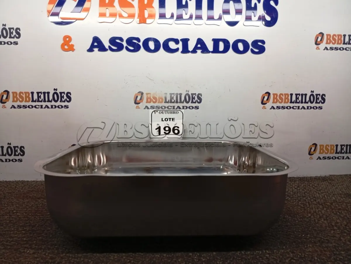 LOTE 196 - 01 CUBA EM AÇO INOX 400X340X140MM. (NO ESTADO) ATENÇÃO! FAZER A VISITAÇÃO ANTES DE ARREMATAR, NÃO SABEMOS SE FUNCIONA. LEILÃO NÃO TEM GARANTIA E NEM DEVOLUÇÃO, SUJEITO A POSSÍVEIS AVARIAS VISÍVEIS/OCULTAS E/OU AUSÊNCIA DE COMPONENTES.