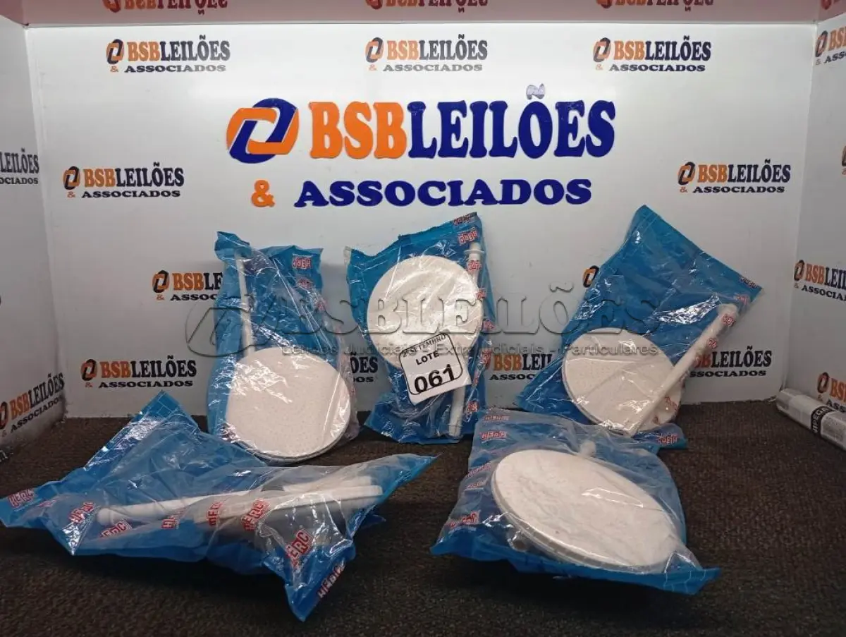 LOTE 061 - 05 CHUVEIRO C/BRAÇO 8" DE 1/2" PVC BR HERC.(NO ESTADO) ATENÇÃO! FAZER A VISITAÇÃO ANTES DE ARREMATAR, NÃO SABEMOS SE FUNCIONA. LEILÃO NÃO TEM GARANTIA E NEM DEVOLUÇÃO, SUJEITO A POSSÍVEIS AVARIAS VISÍVEIS/OCULTAS E/OU AUSÊNCIA DE COMPONENTES.