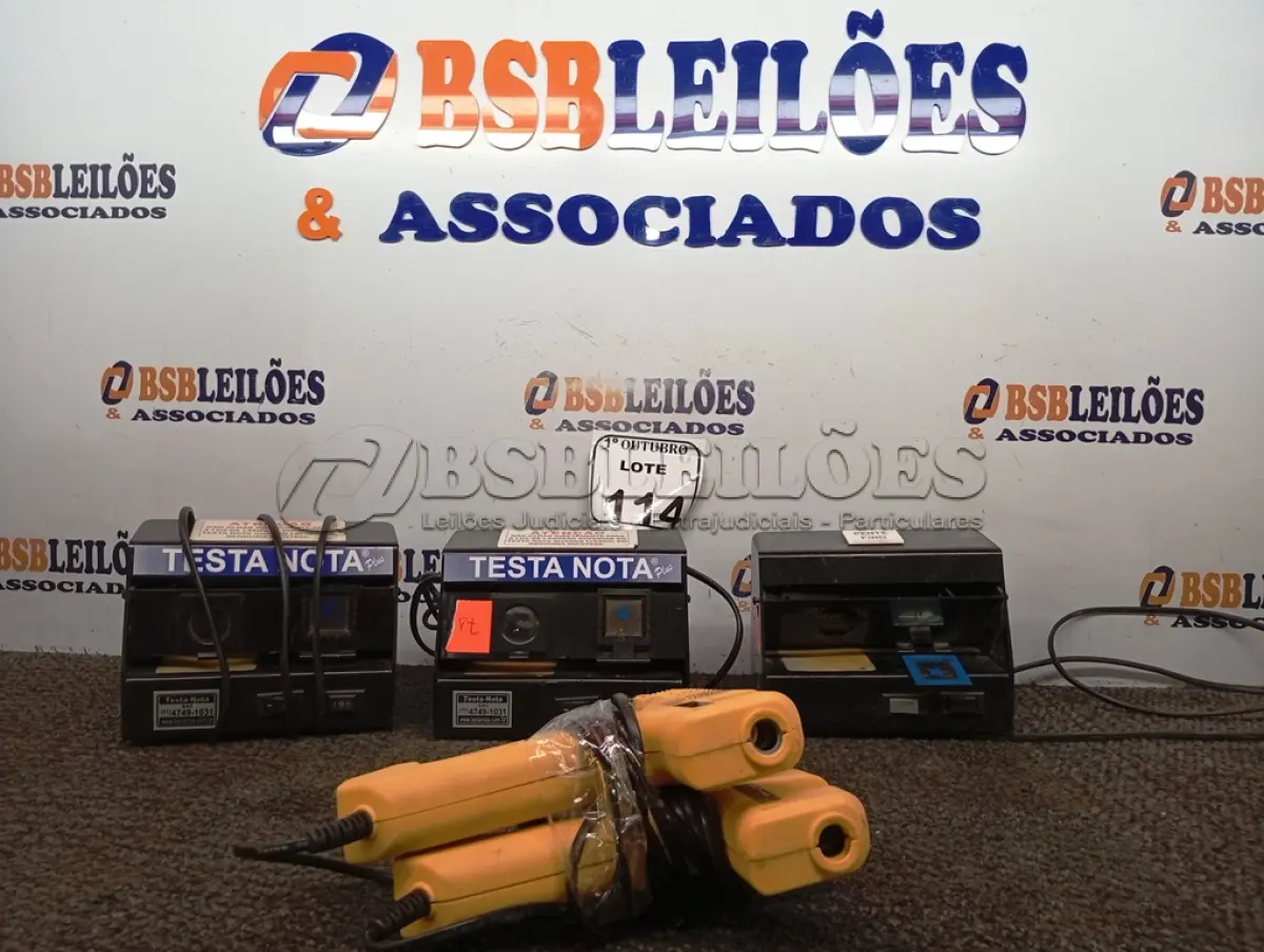 LOTE 114 - 03 TESTADORES DE NOTAS FALSAS E 02 PISTOLAS DE COLA QUENTE. (NO ESTADO) ATENÇÃO! FAZER A VISITAÇÃO ANTES DE ARREMATAR, NÃO SABEMOS SE FUNCIONA. LEILÃO NÃO TEM GARANTIA E NEM DEVOLUÇÃO, SUJEITO A POSSÍVEIS AVARIAS VISÍVEIS/OCULTAS E/OU AUSÊNCIA DE COMPONENTES.