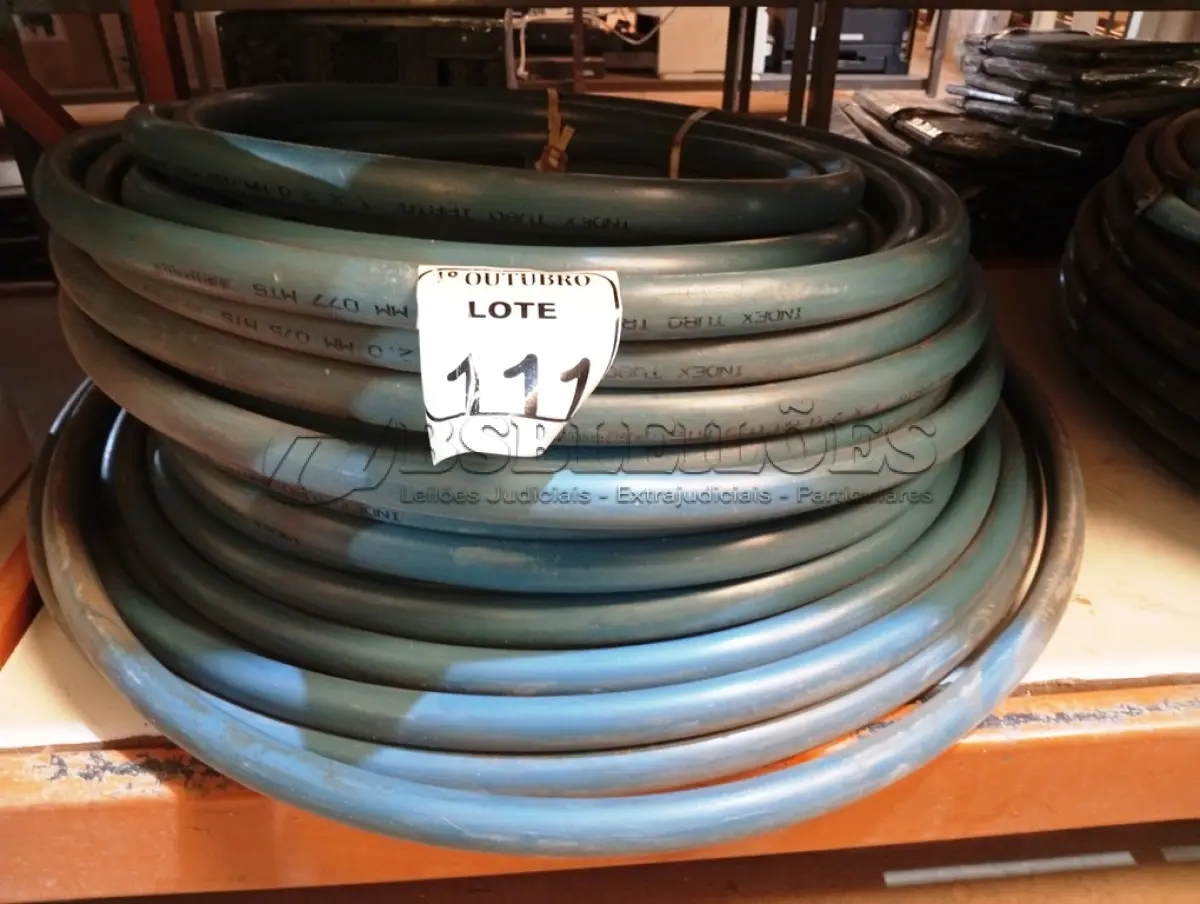 LOTE 111 - 01 ROLO DE  MANGUEIRA TUBO IRRIGAÇAO 1 X 2,0 AZUL INDEX. (NO ESTADO) ATENÇÃO! FAZER A VISITAÇÃO ANTES DE ARREMATAR, NÃO SABEMOS SE FUNCIONA. LEILÃO NÃO TEM GARANTIA E NEM DEVOLUÇÃO, SUJEITO A POSSÍVEIS AVARIAS VISÍVEIS/OCULTAS E/OU AUSÊNCIA DE COMPONENTES.