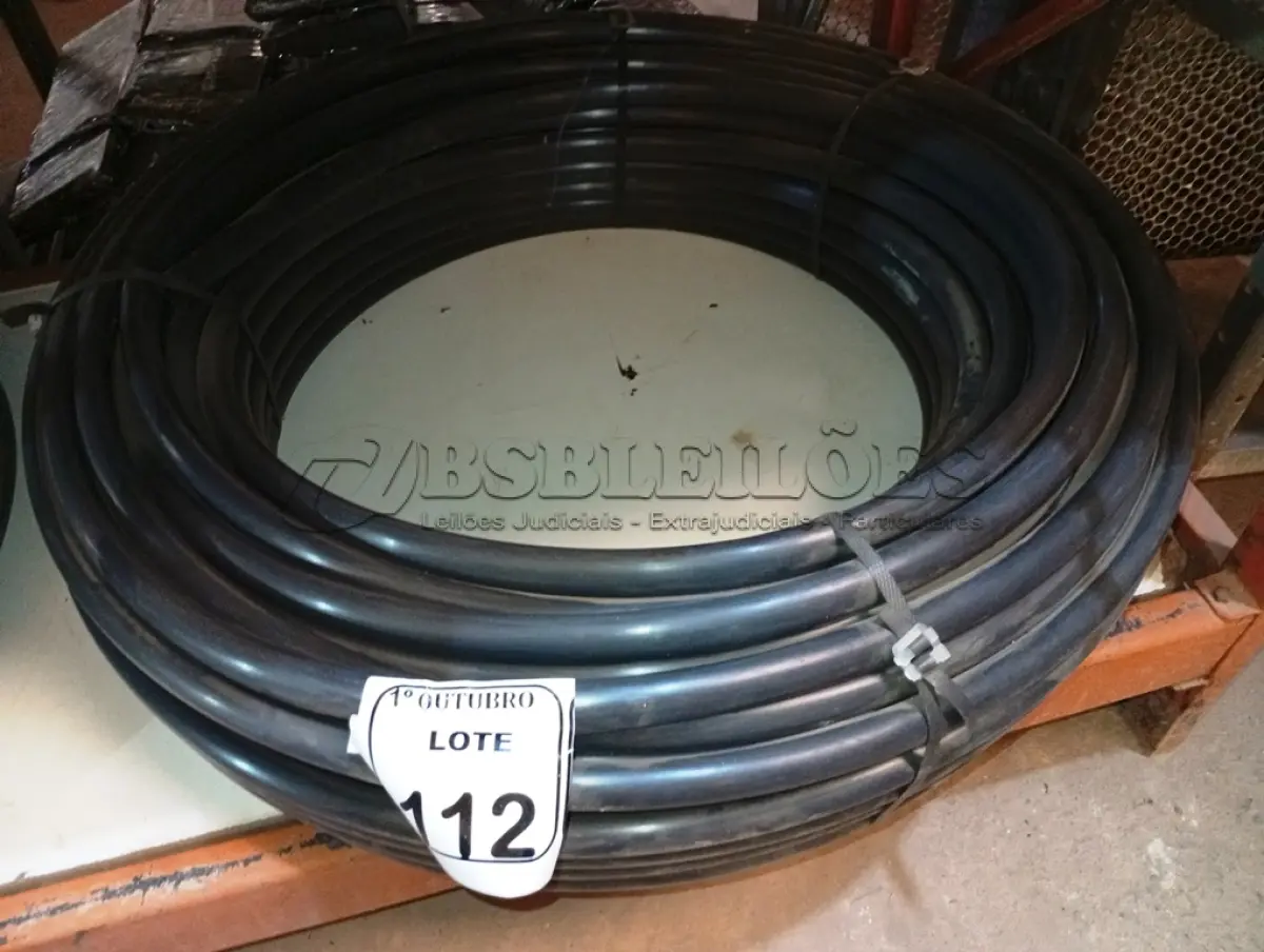 LOTE 112 - 01 01 ROLO DE  MANGUEIRA TUBO IRRIGAÇAO 1 X 2,0 AZUL INDEX. (NO ESTADO) ATENÇÃO! FAZER A VISITAÇÃO ANTES DE ARREMATAR, NÃO SABEMOS SE FUNCIONA. LEILÃO NÃO TEM GARANTIA E NEM DEVOLUÇÃO, SUJEITO A POSSÍVEIS AVARIAS VISÍVEIS/OCULTAS E/OU AUSÊNCIA DE COMPONENTES.