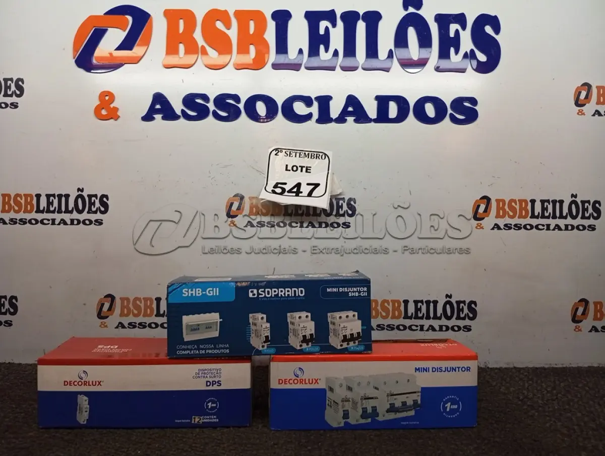 LOTE 547 - 04 CAIXAS DE INTERRUPTORES SENDO UMA INCOMPLETA MARCAS E MODELOS DIVERSOS. (NO ESTADO) ATENÇÃO! FAZER A VISITAÇÃO ANTES DE ARREMATAR, NÃO SABEMOS SE FUNCIONA. LEILÃO NÃO TEM GARANTIA E NEM DEVOLUÇÃO, SUJEITO A POSSÍVEIS AVARIAS VISÍVEIS/OCULTAS E/OU AUSÊNCIA DE COMPONENTES.