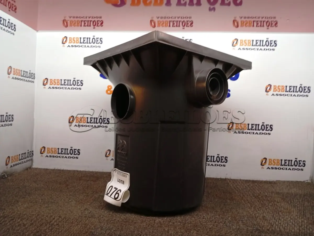 LOTE 076 - 01 CAIXA COLETORA DE GORDURA 20L. (NO ESTADO) ATENÇÃO! FAZER A VISITAÇÃO ANTES DE ARREMATAR, NÃO SABEMOS SE FUNCIONA. LEILÃO NÃO TEM GARANTIA E NEM DEVOLUÇÃO, SUJEITO A POSSÍVEIS AVARIAS VISÍVEIS/OCULTAS E/OU AUSÊNCIA DE COMPONENTES.
