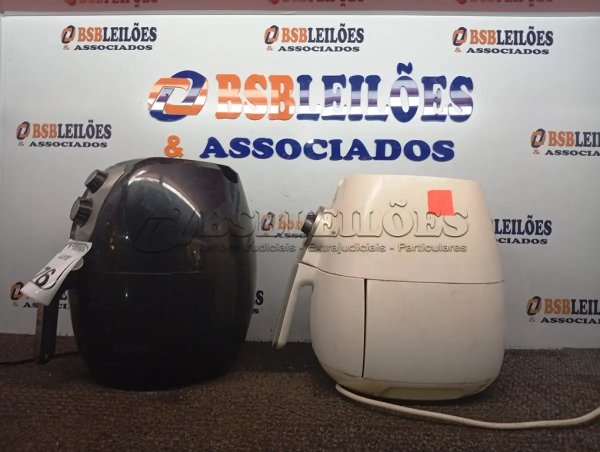 LOTE 176 - 02 AIR FRYES MARCAS E MODELOS DIVERSOS. (NO ESTADO) ATENÇÃO! FAZER A VISITAÇÃO ANTES DE ARREMATAR, NÃO SABEMOS SE FUNCIONA. LEILÃO NÃO TEM GARANTIA E NEM DEVOLUÇÃO, SUJEITO A POSSÍVEIS AVARIAS VISÍVEIS/OCULTAS E/OU AUSÊNCIA DE COMPONENTES.