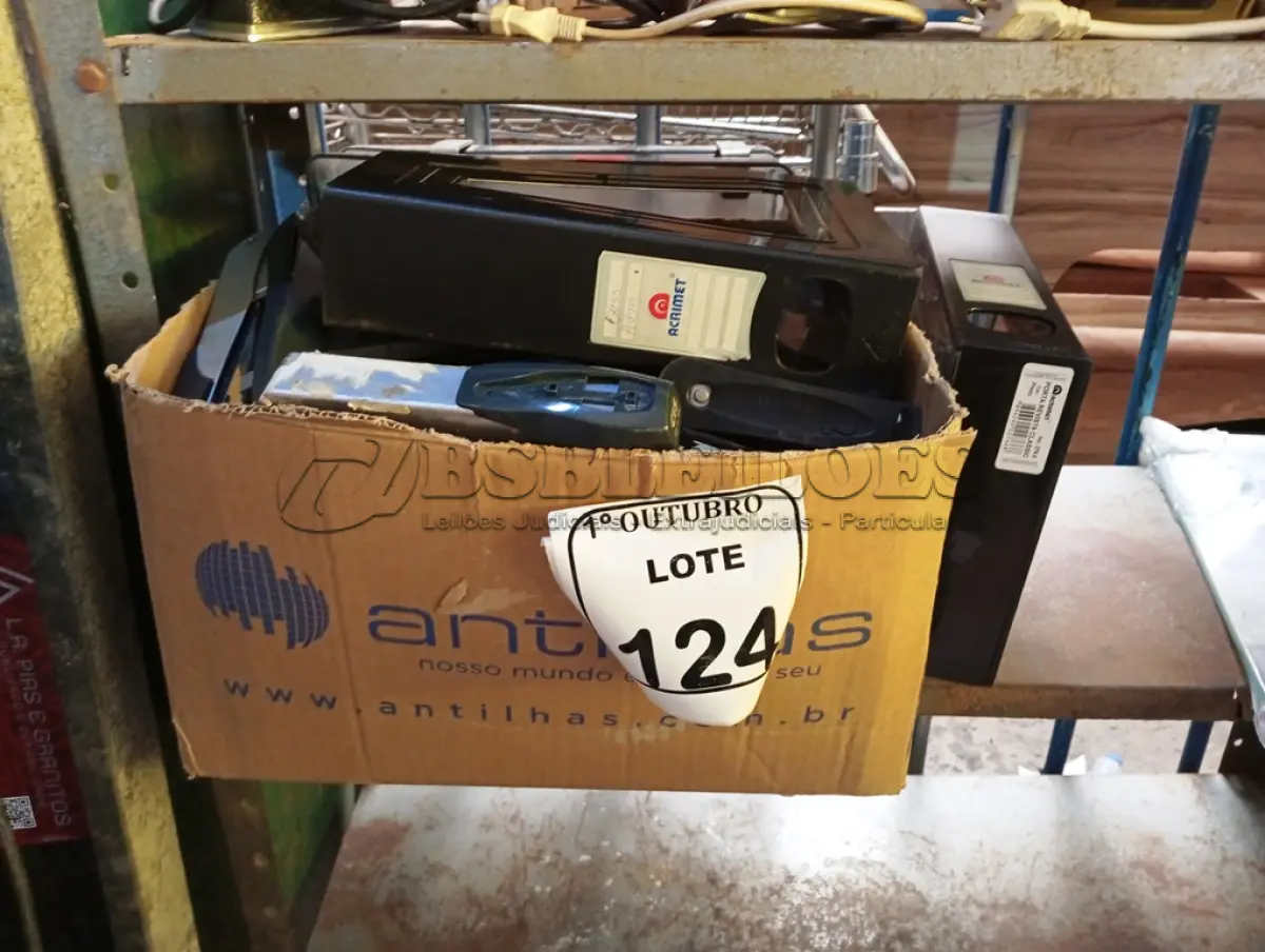 LOTE 124 - 01 LOTE COM DIVERSOS MATERIAIS P/ ESCRITÓRIO. (NO ESTADO) ATENÇÃO! FAZER A VISITAÇÃO ANTES DE ARREMATAR, NÃO SABEMOS SE FUNCIONA. LEILÃO NÃO TEM GARANTIA E NEM DEVOLUÇÃO, SUJEITO A POSSÍVEIS AVARIAS VISÍVEIS/OCULTAS E/OU AUSÊNCIA DE COMPONENTES.
