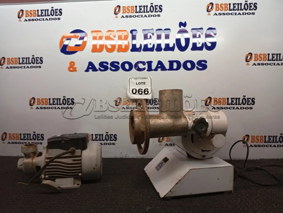 LOTE 066 - 01 BOMBA D´ÁGUA ELÉTRICA E 01 MOEDOR DE CARNE COM AVARIAS. (NO ESTADO) ATENÇÃO! FAZER A VISITAÇÃO ANTES DE ARREMATAR, NÃO SABEMOS SE FUNCIONA. LEILÃO NÃO TEM GARANTIA E NEM DEVOLUÇÃO, SUJEITO A POSSÍVEIS AVARIAS VISÍVEIS/OCULTAS E/OU AUSÊNCIA DE COMPONENTES.