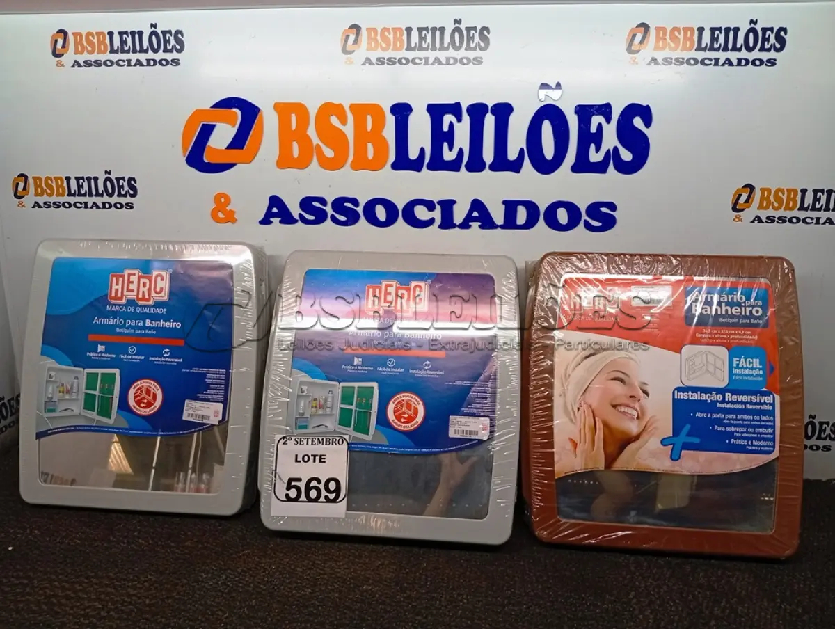 LOTE 569 - 03 ARMÁRIOS P/ BANHEIRO SENDO DOIS CINZAS E UM MARROM MARCA HERC. (NO ESTADO) ATENÇÃO! FAZER A VISITAÇÃO ANTES DE ARREMATAR, NÃO SABEMOS SE FUNCIONA. LEILÃO NÃO TEM GARANTIA E NEM DEVOLUÇÃO, SUJEITO A POSSÍVEIS AVARIAS VISÍVEIS/OCULTAS E/OU AUSÊNCIA DE COMPONENTES.