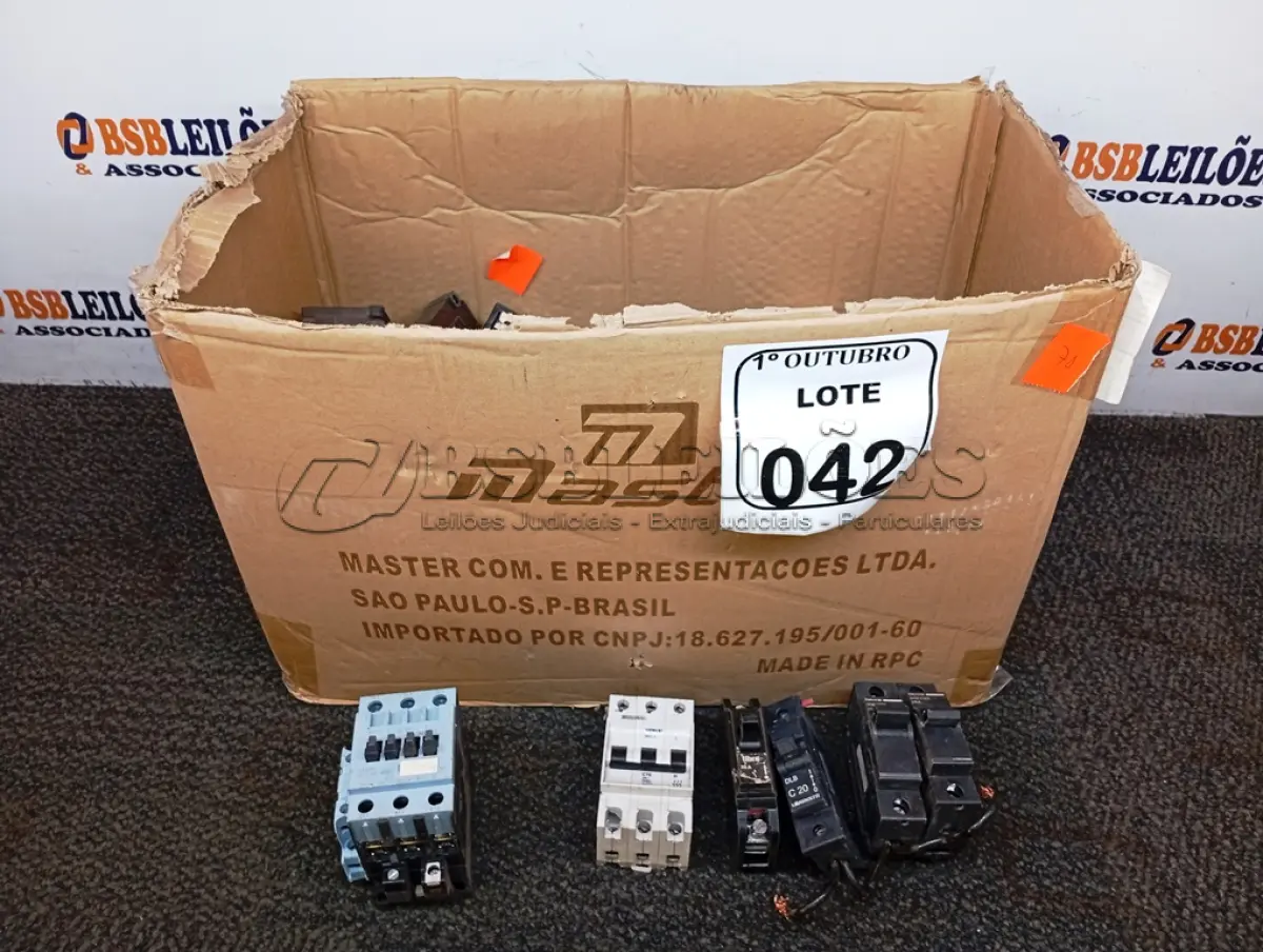 LOTE 042 - 01 LOTE COM DIVERSAS CHAVES CONTACTADORAS. (NO ESTADO) ATENÇÃO! FAZER A VISITAÇÃO ANTES DE ARREMATAR, NÃO SABEMOS SE FUNCIONA. LEILÃO NÃO TEM GARANTIA E NEM DEVOLUÇÃO, SUJEITO A POSSÍVEIS AVARIAS VISÍVEIS/OCULTAS E/OU AUSÊNCIA DE COMPONENTES.