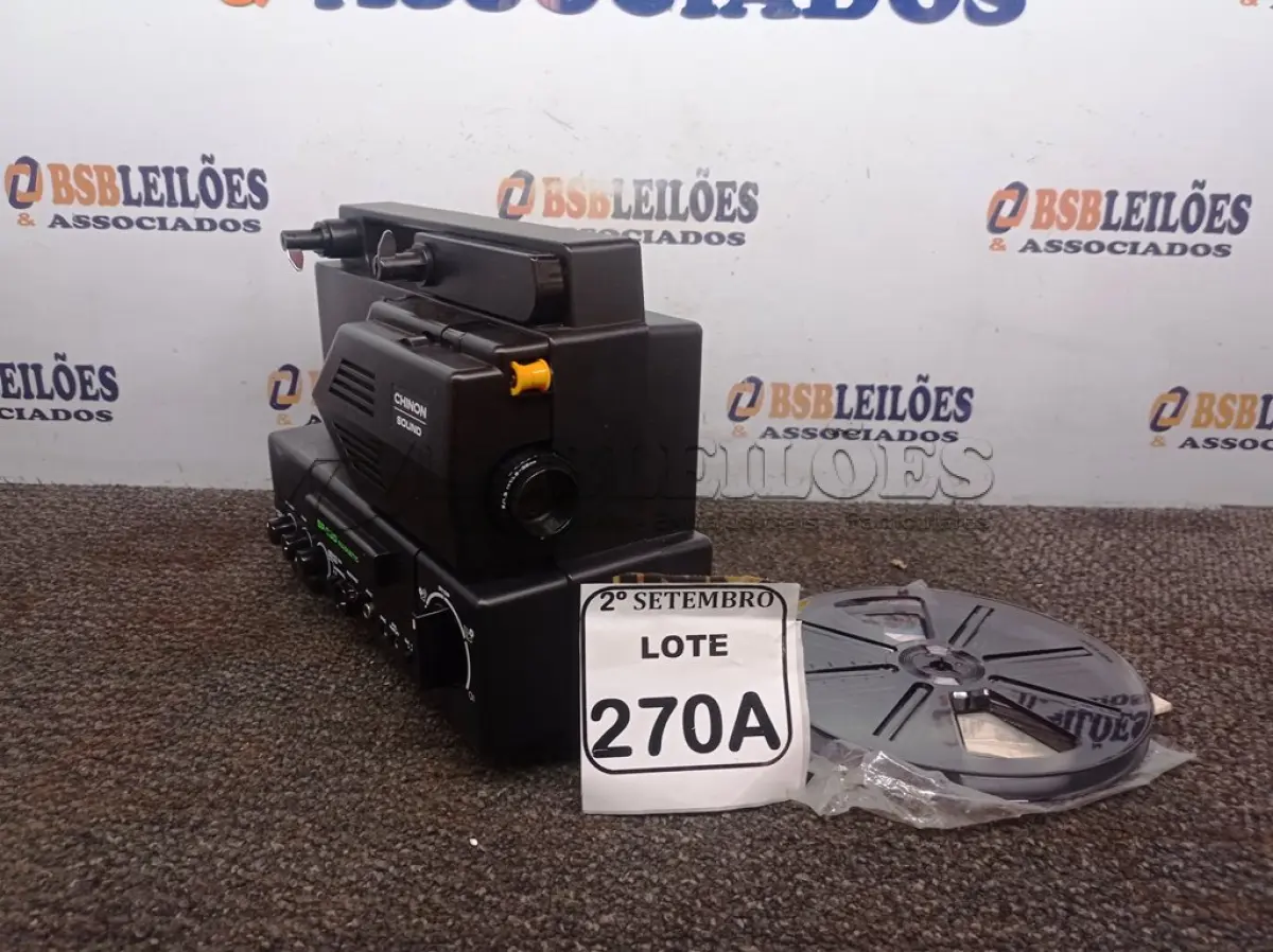 LOTE 270 - 01 PROJETOR DE ROLO CHINON SP-330 115V. (NO ESTADO) ATENÇÃO! FAZER A VISITAÇÃO ANTES DE ARREMATAR, NÃO SABEMOS SE FUNCIONA. LEILÃO NÃO TEM GARANTIA E NEM DEVOLUÇÃO, SUJEITO A POSSÍVEIS AVARIAS VISÍVEIS/OCULTAS E/OU AUSÊNCIA DE COMPONENTES.