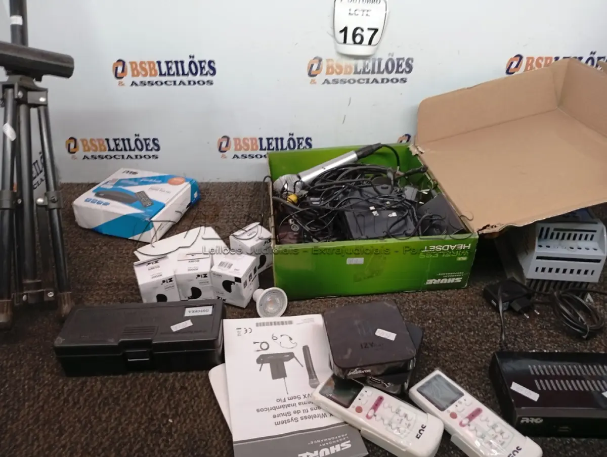 LOTE 167 - 01 LOTE COM DIVERSOS APARELHOS ELETRÔNICOS E 01 CHAVE CONTACTADORA.  (NO ESTADO) ATENÇÃO! FAZER A VISITAÇÃO ANTES DE ARREMATAR, NÃO SABEMOS SE FUNCIONA. LEILÃO NÃO TEM GARANTIA E NEM DEVOLUÇÃO, SUJEITO A POSSÍVEIS AVARIAS VISÍVEIS/OCULTAS E/OU AUSÊNCIA DE COMPONENTES.