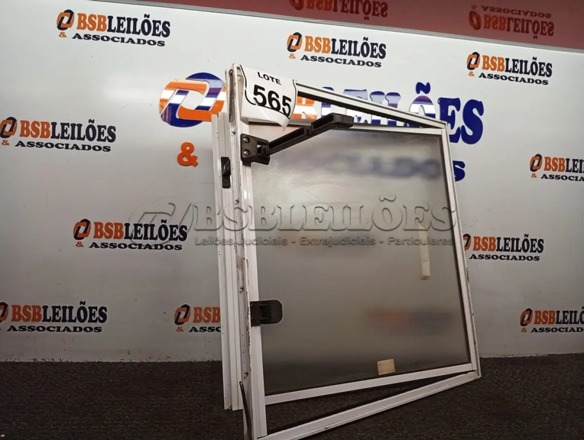 LOTE 565 - 01 MAXIM-AR PRÁTICA 050X050 S/G BRANCO - HAIALA NOVO. (NO ESTADO) ATENÇÃO! FAZER A VISITAÇÃO ANTES DE ARREMATAR, NÃO SABEMOS SE FUNCIONA. LEILÃO NÃO TEM GARANTIA E NEM DEVOLUÇÃO, SUJEITO A POSSÍVEIS AVARIAS VISÍVEIS/OCULTAS E/OU AUSÊNCIA DE COMPONENTES.