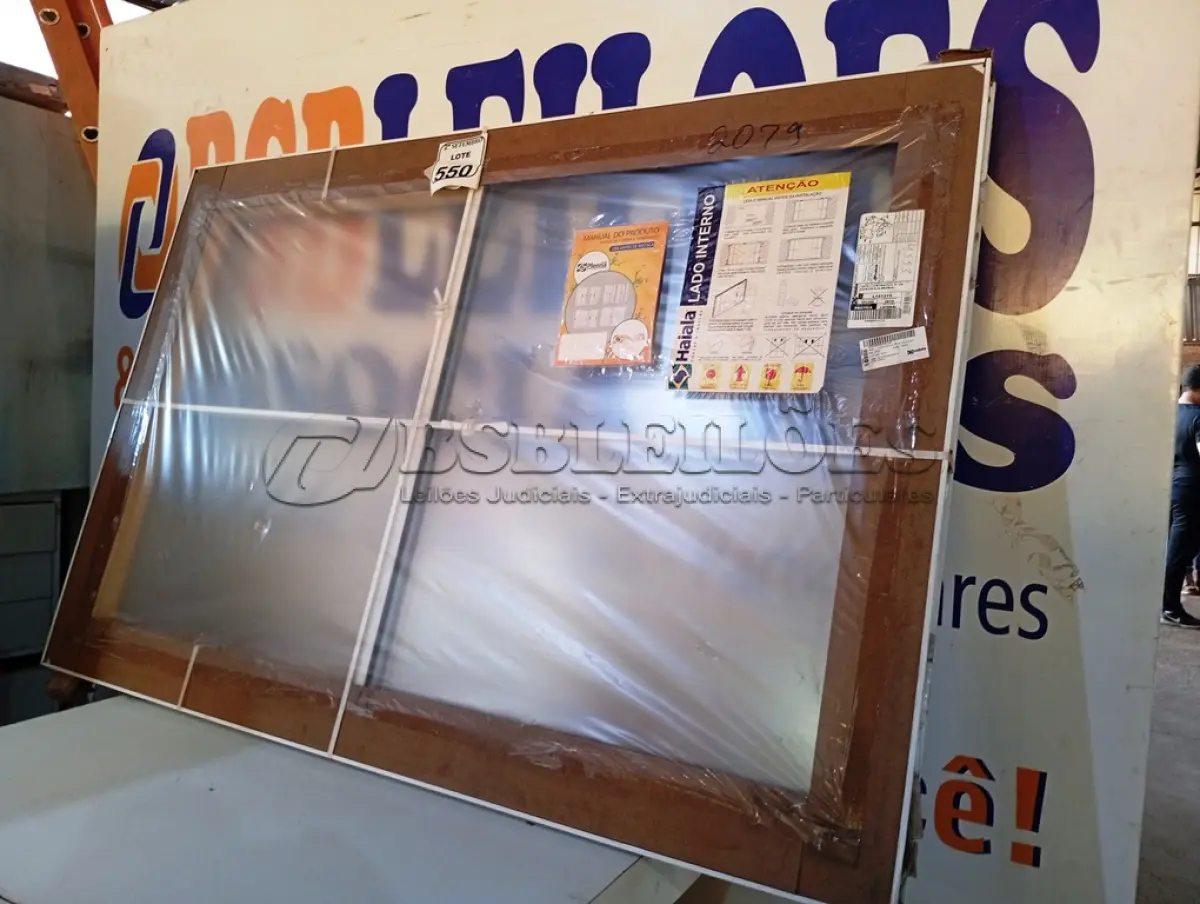 LOTE 550 - 01 JANELA COR PRÁTICA 2FLS/1MOV 150X100 S/GRAD - HAIALA NOVO. (NO ESTADO) ATENÇÃO! FAZER A VISITAÇÃO ANTES DE ARREMATAR, NÃO SABEMOS SE FUNCIONA. LEILÃO NÃO TEM GARANTIA E NEM DEVOLUÇÃO, SUJEITO A POSSÍVEIS AVARIAS VISÍVEIS/OCULTAS E/OU AUSÊNCIA DE COMPONENTES.